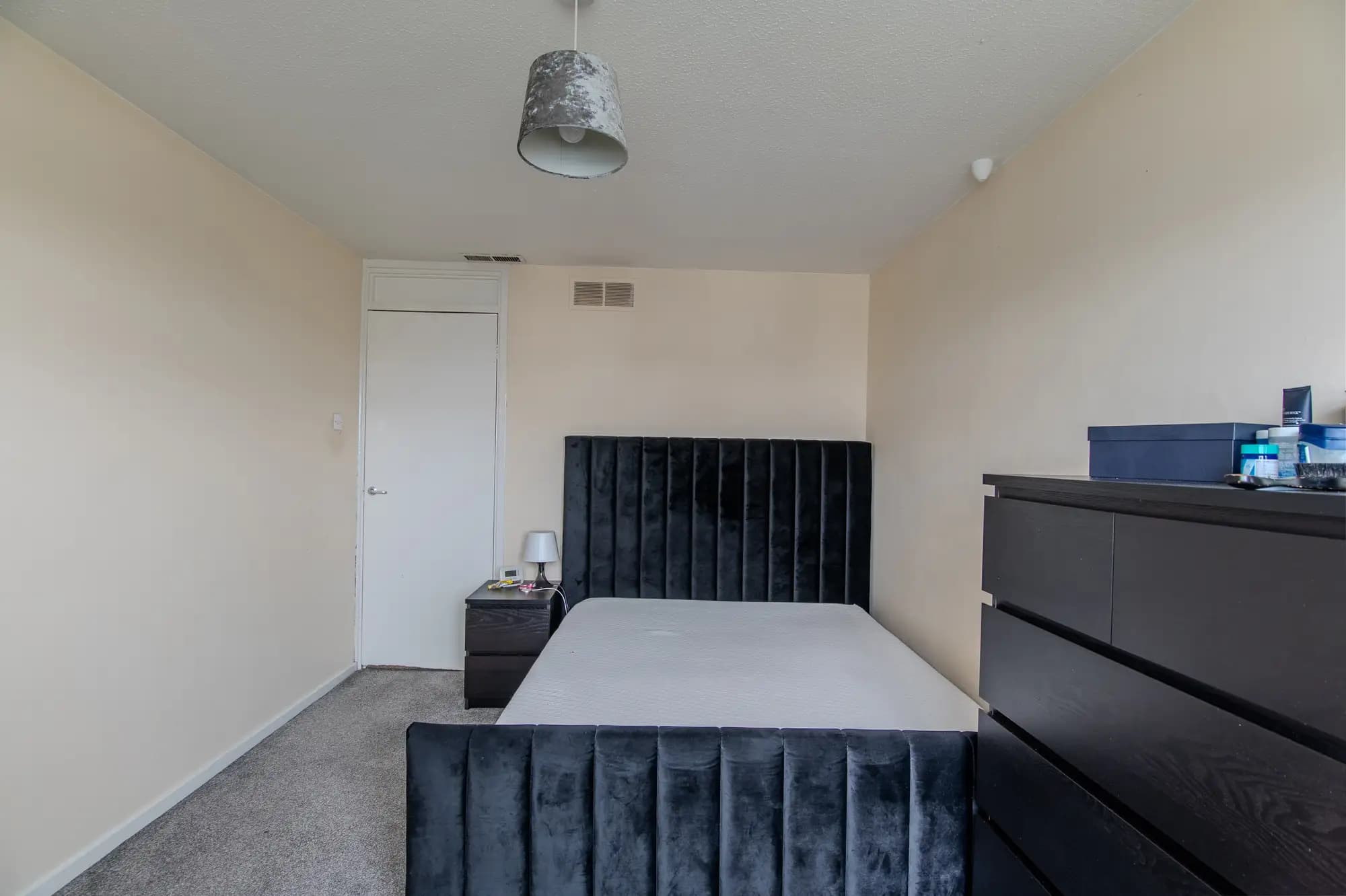 property photo 9 of 14