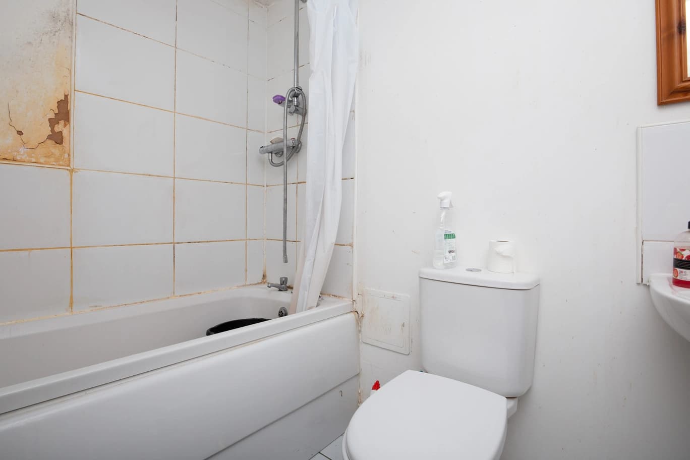 property photo 8 of 21