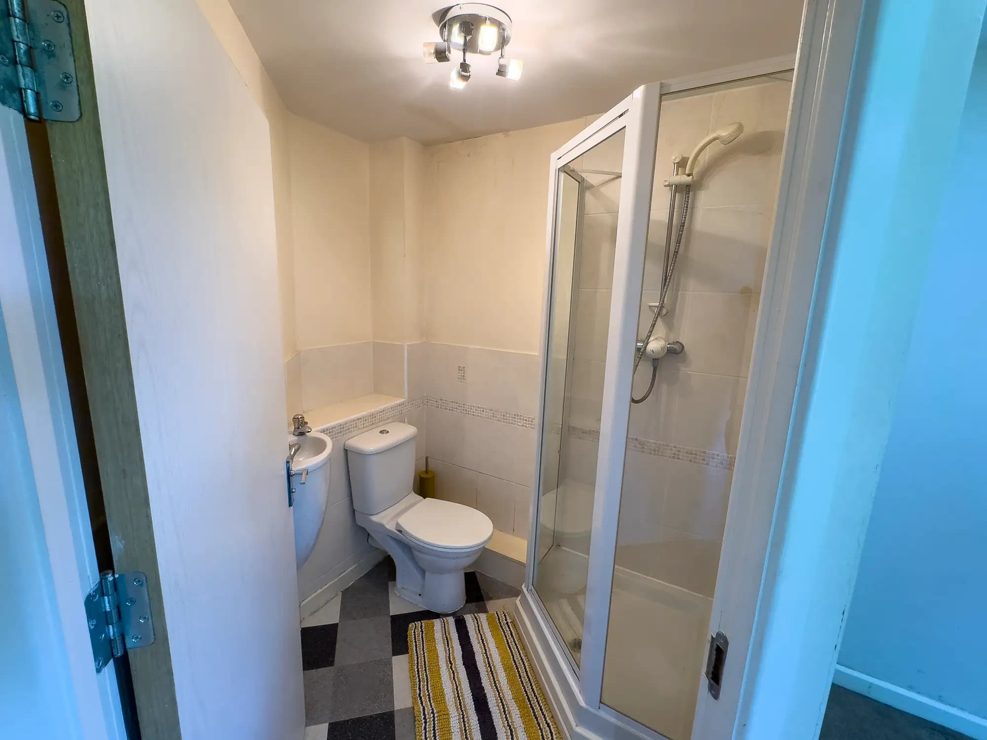 property photo 12 of 25