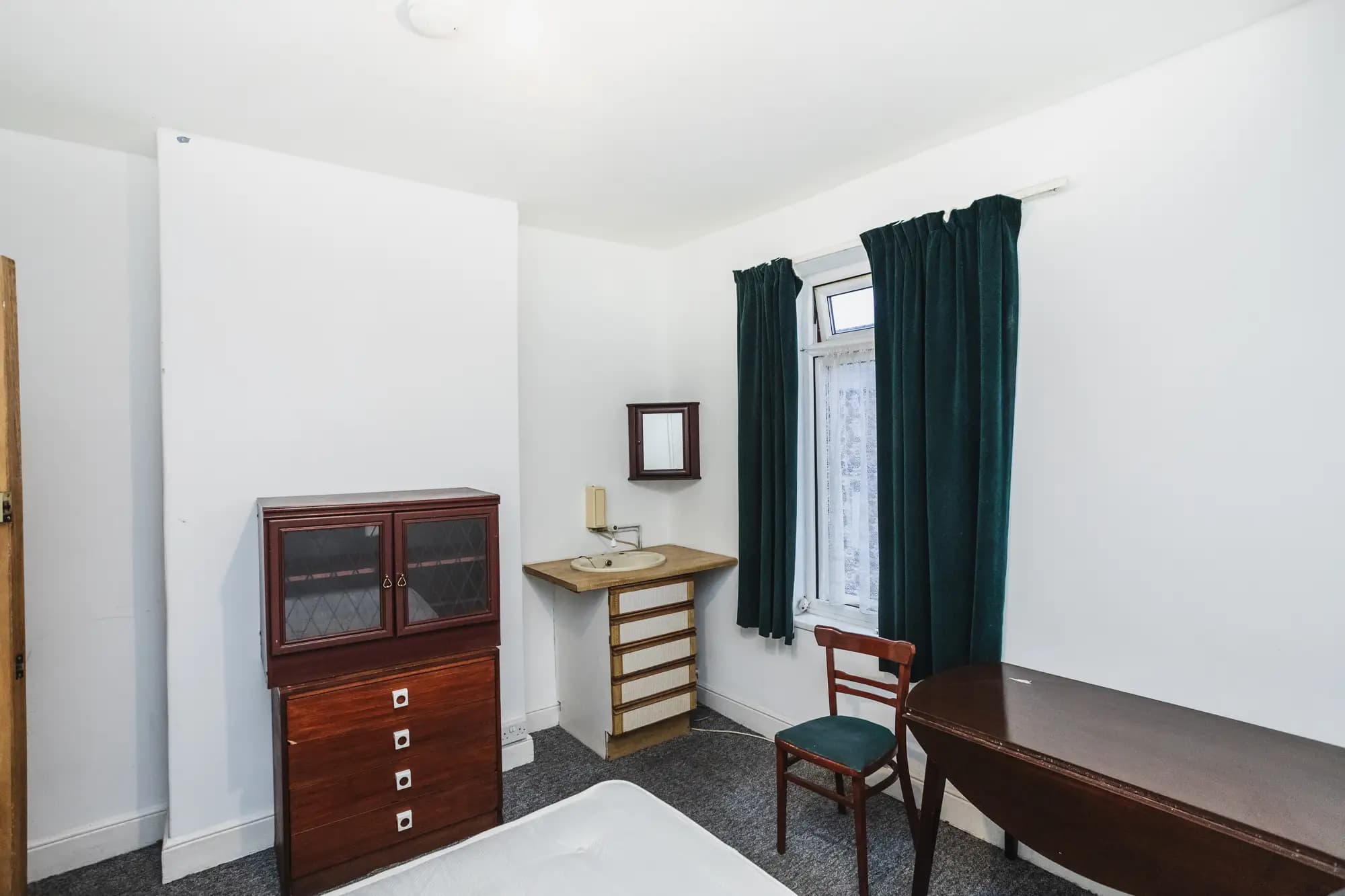 property photo 16 of 34