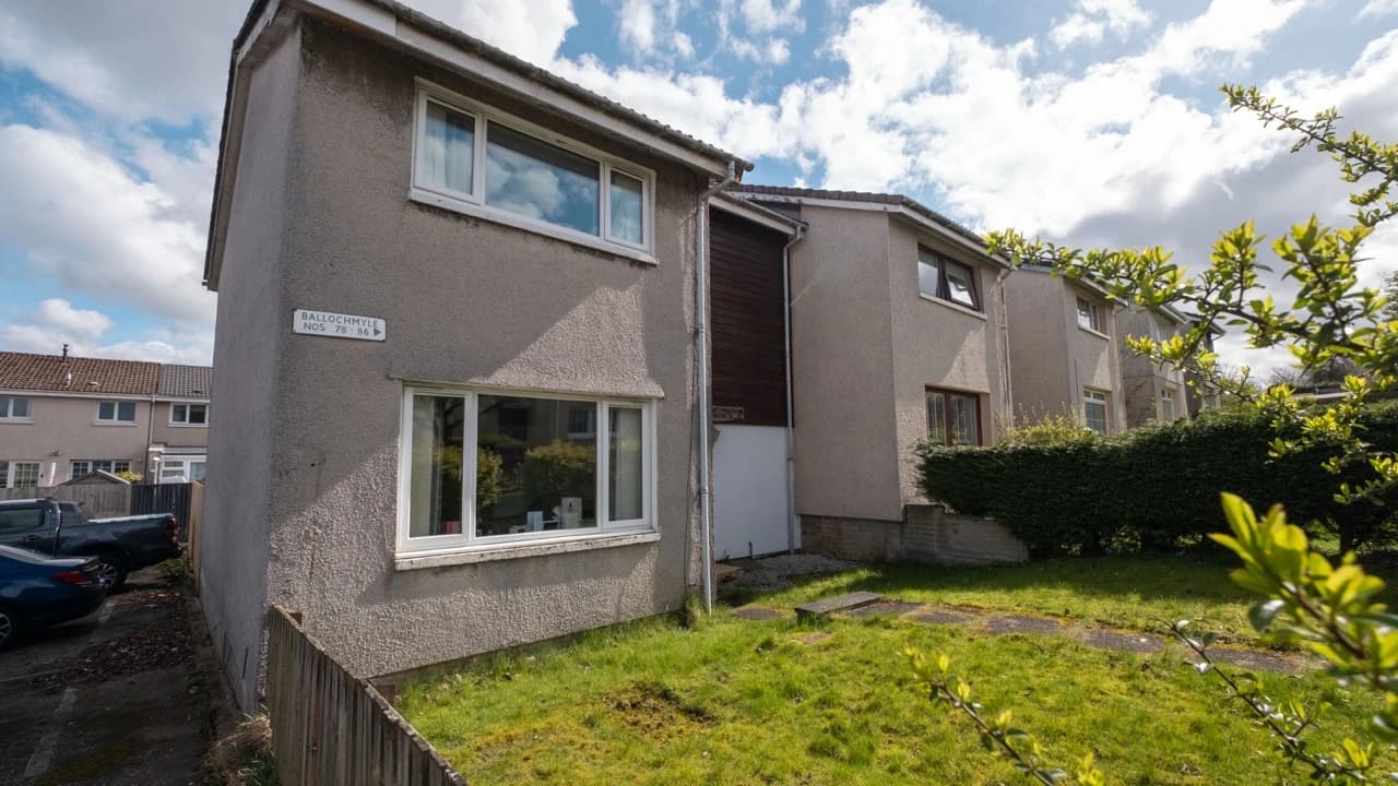 property photo 18 of 20