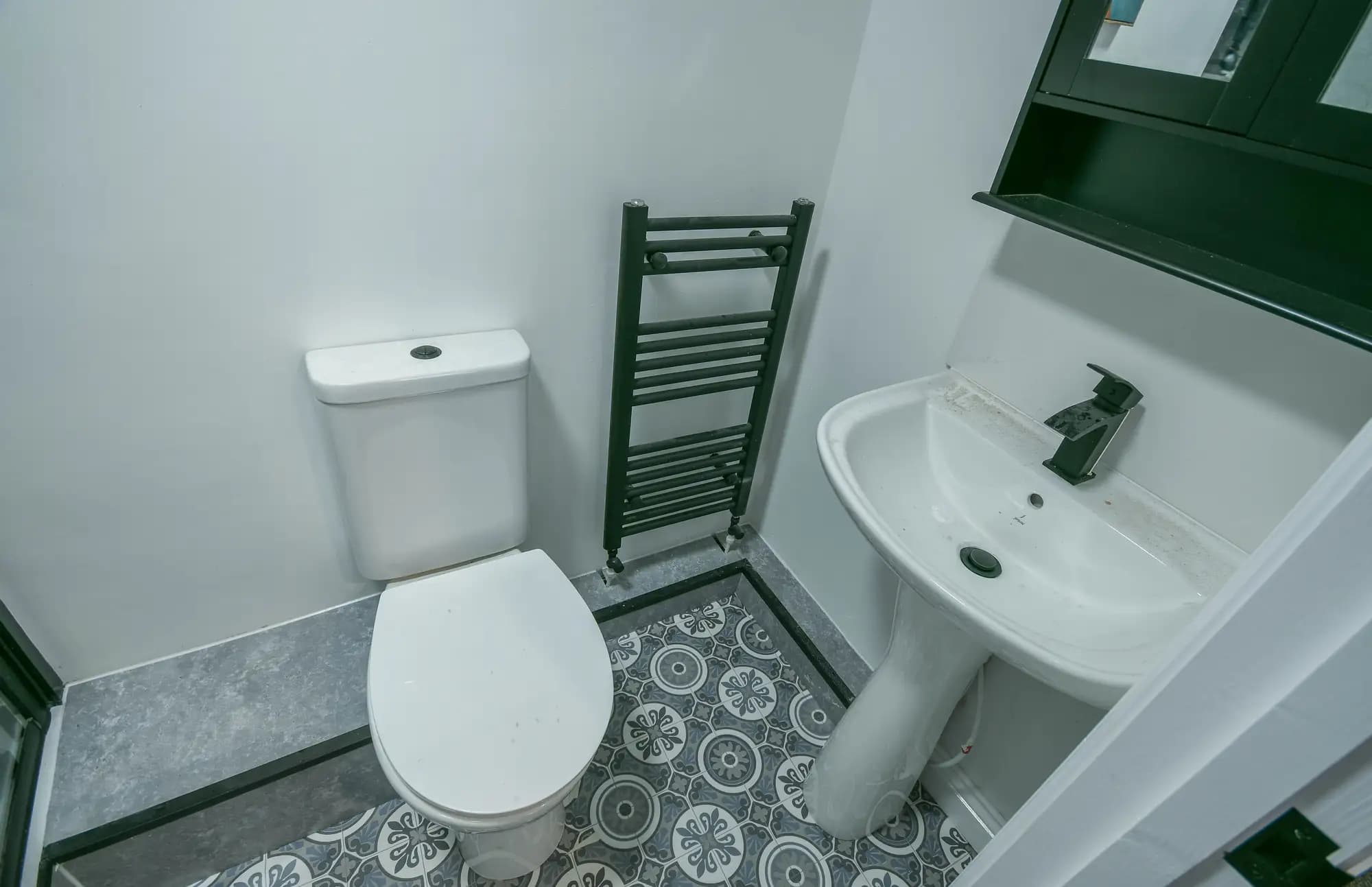property photo 5 of 20