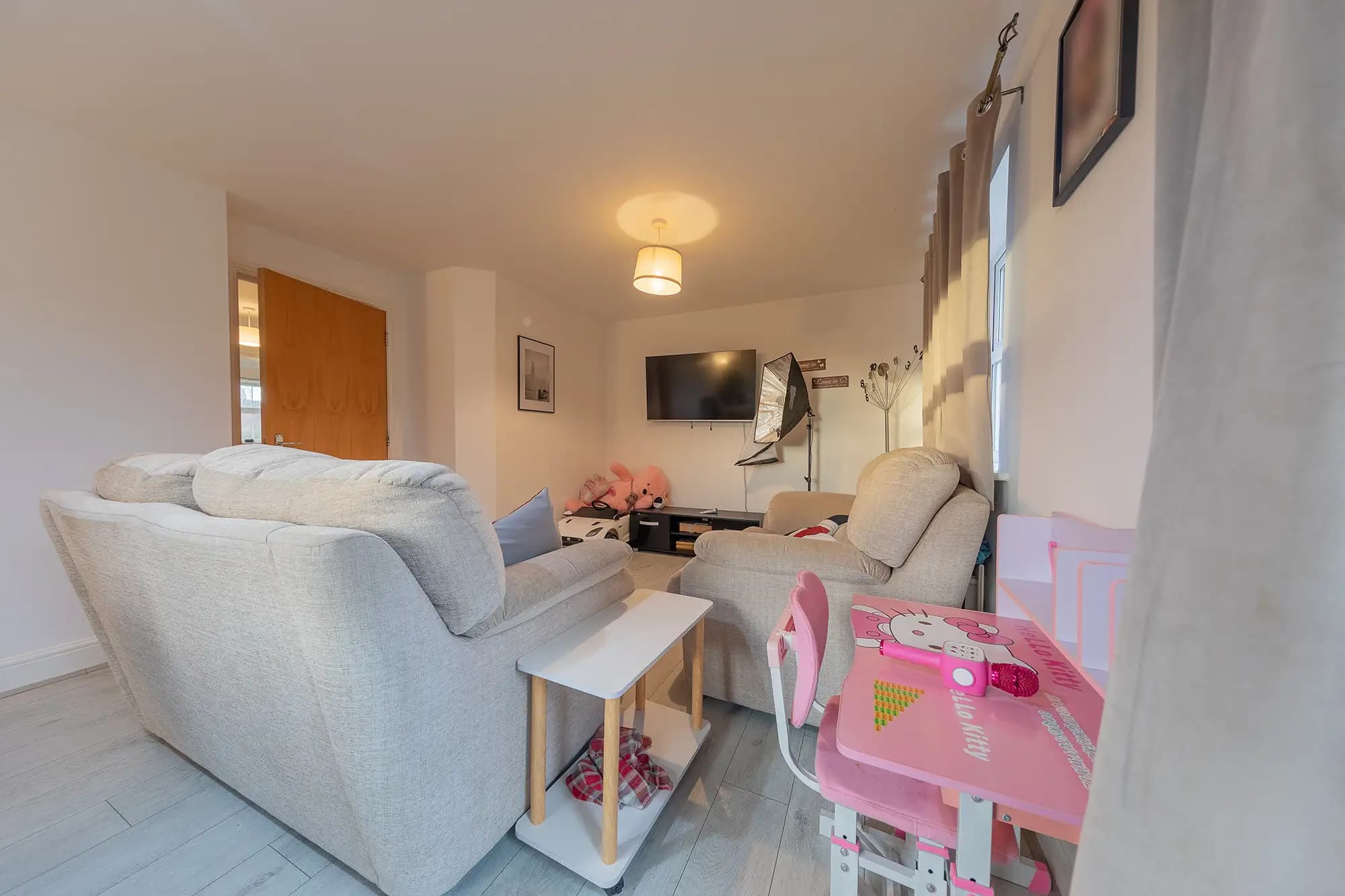 property photo 6 of 26