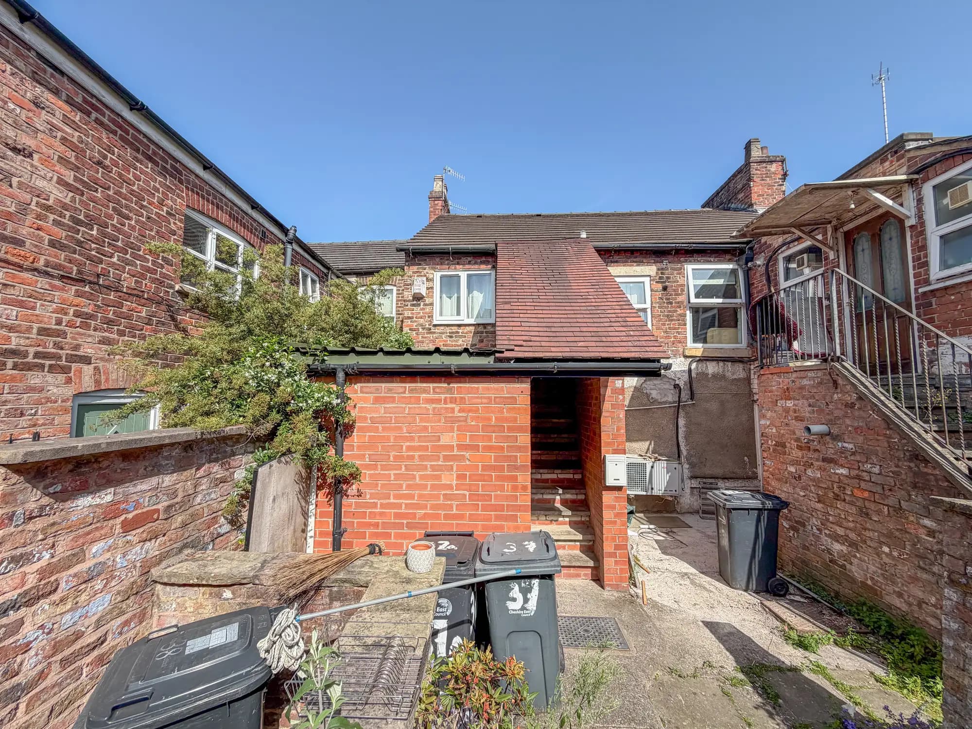 property photo 14 of 15