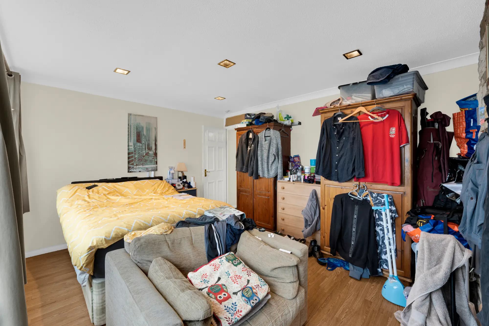 property photo 8 of 22