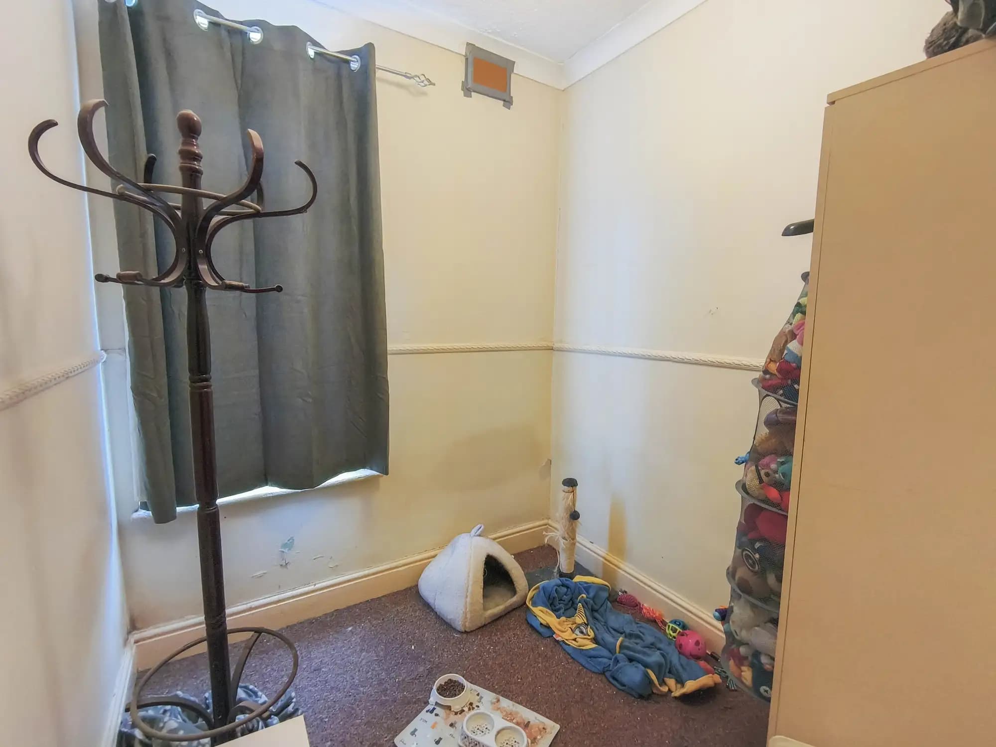 property photo 10 of 16