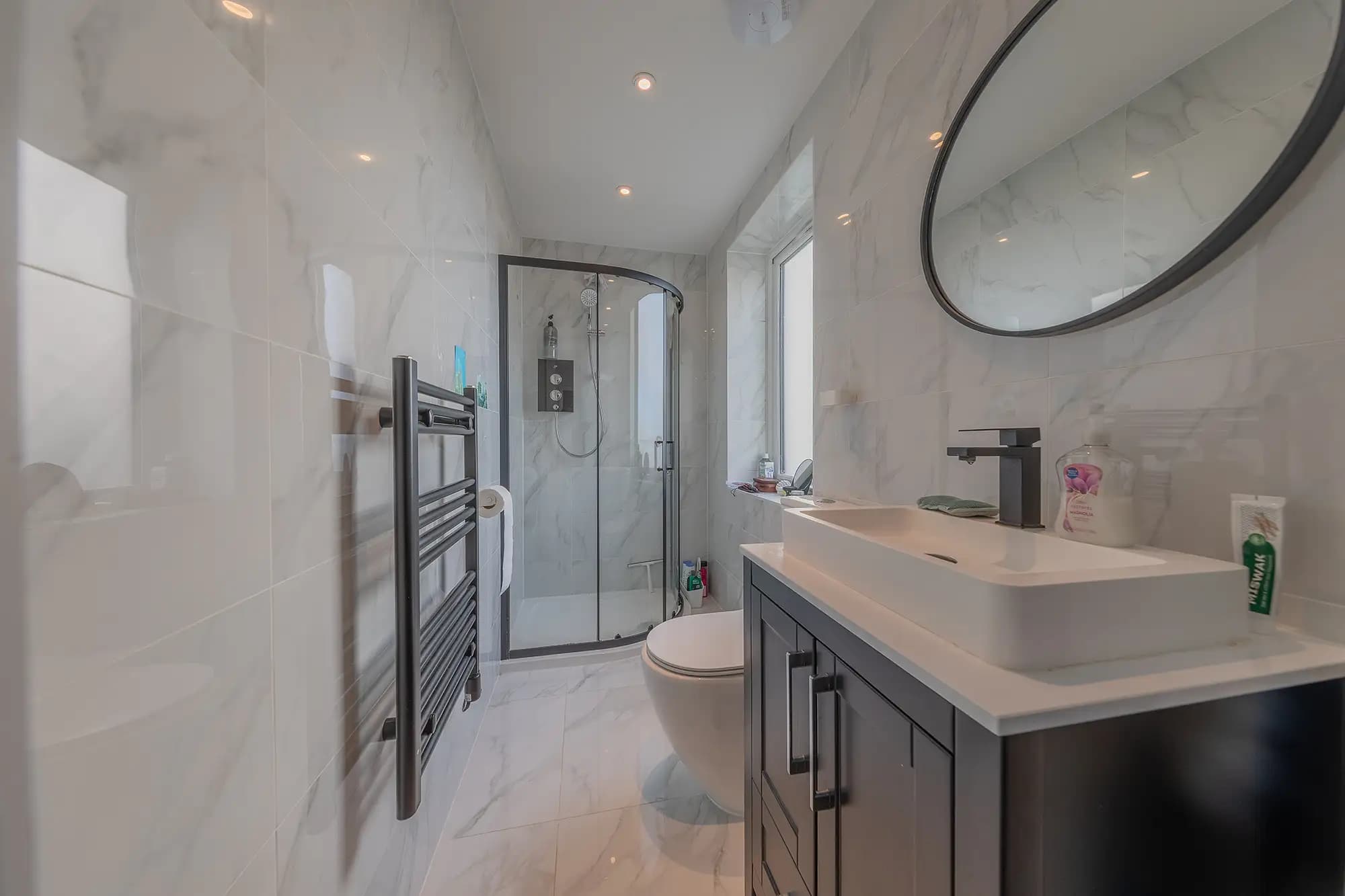 property photo 7 of 16