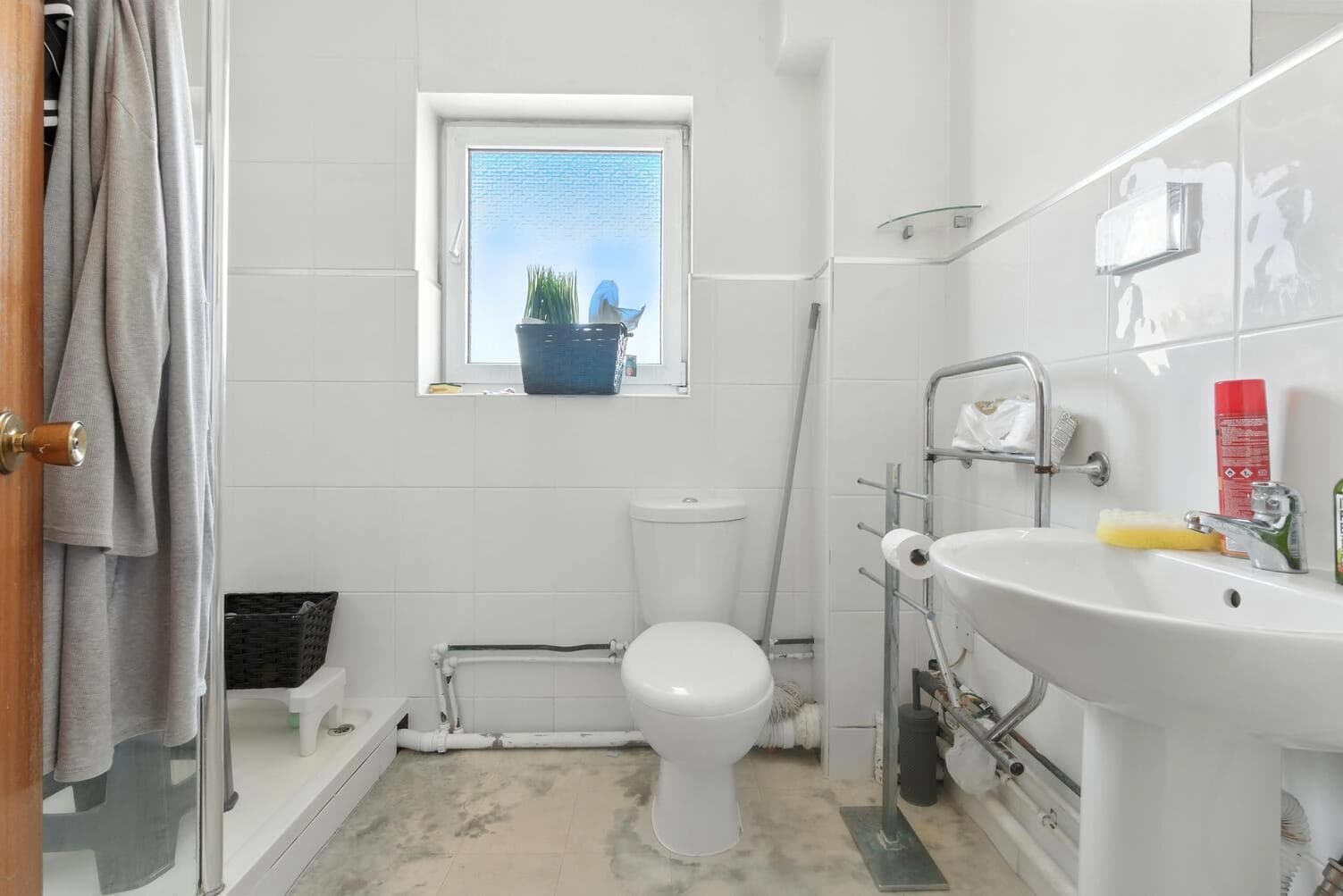 property photo 7 of 17