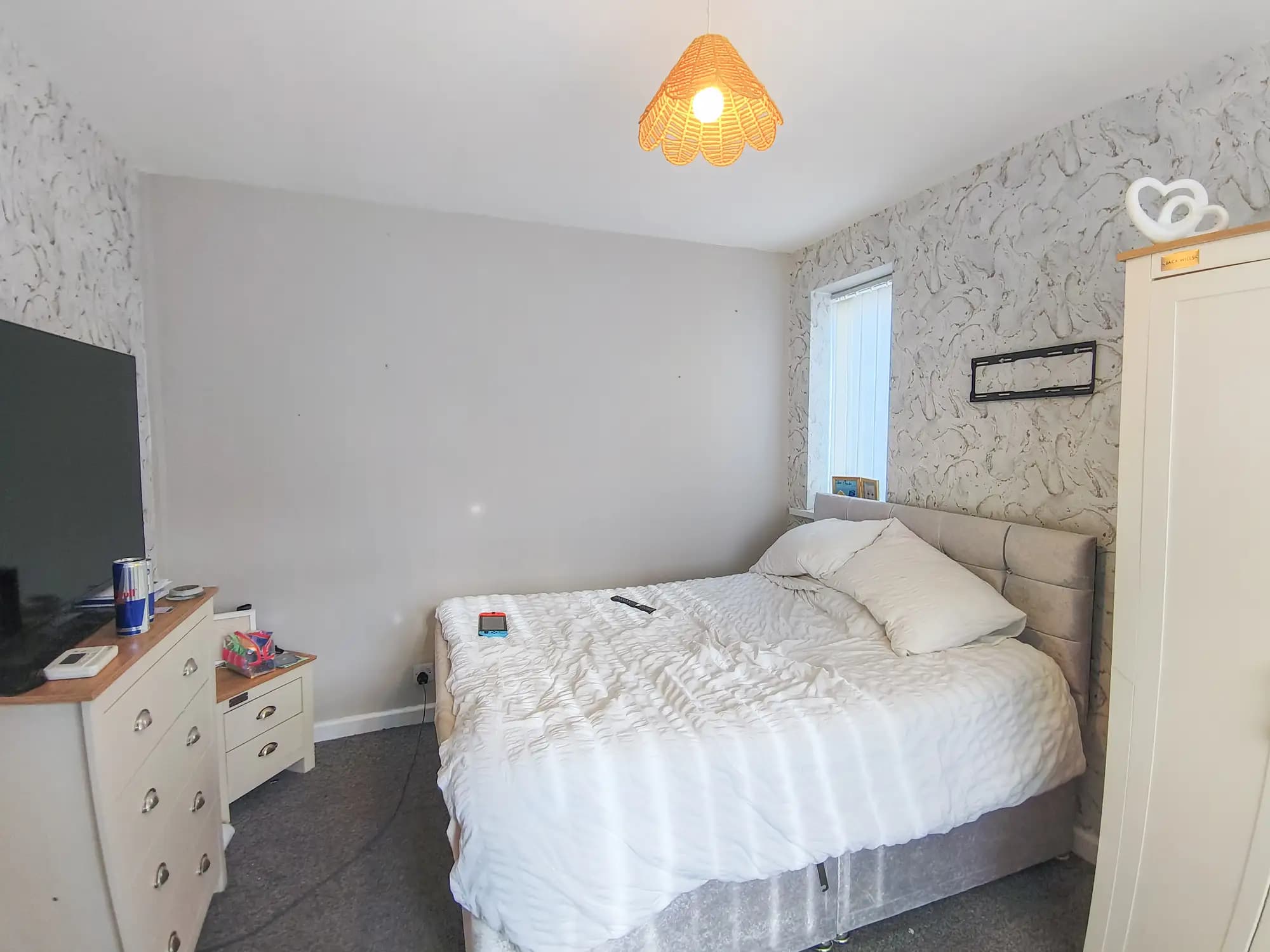 property photo 8 of 20