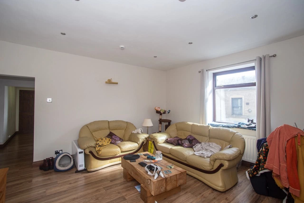 property photo 3 of 33