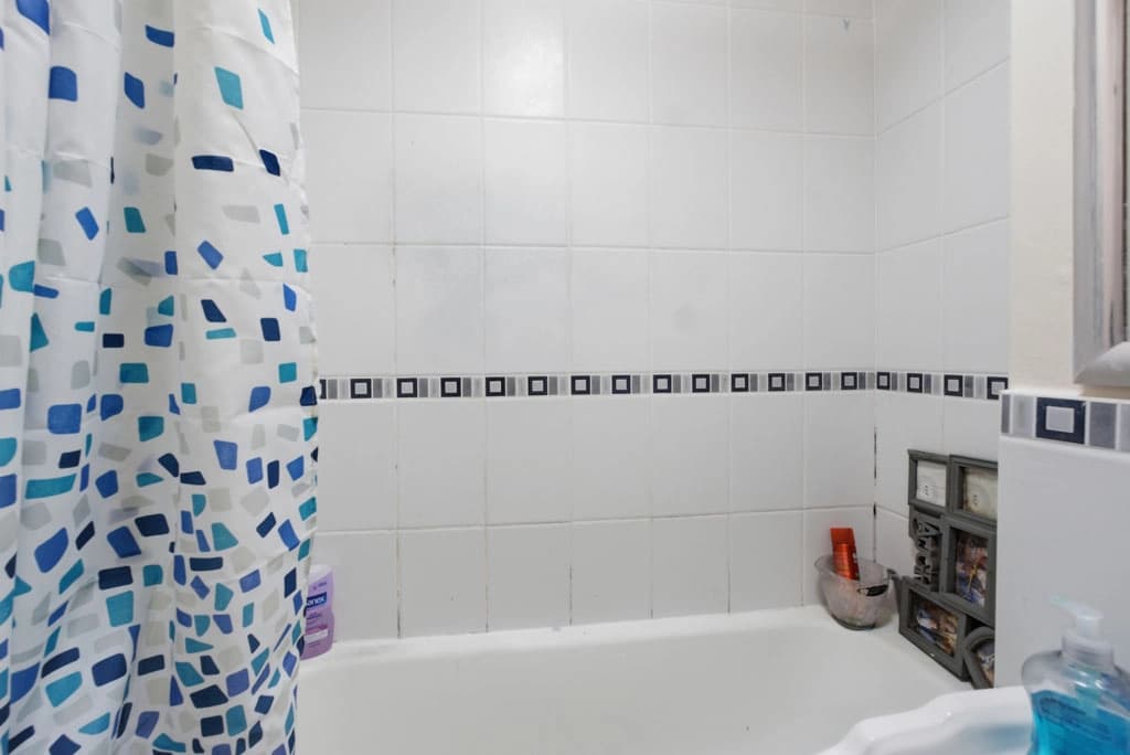 property photo 7 of 11