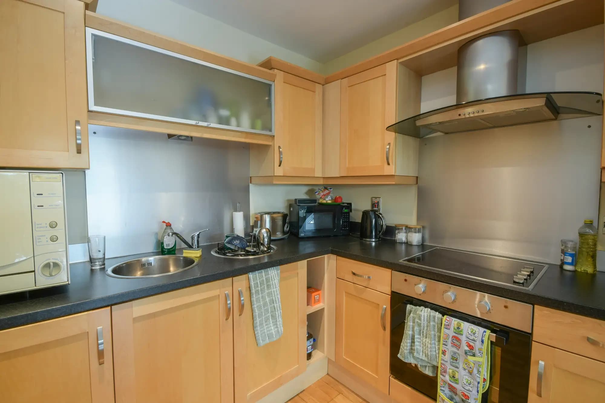 property photo 5 of 13