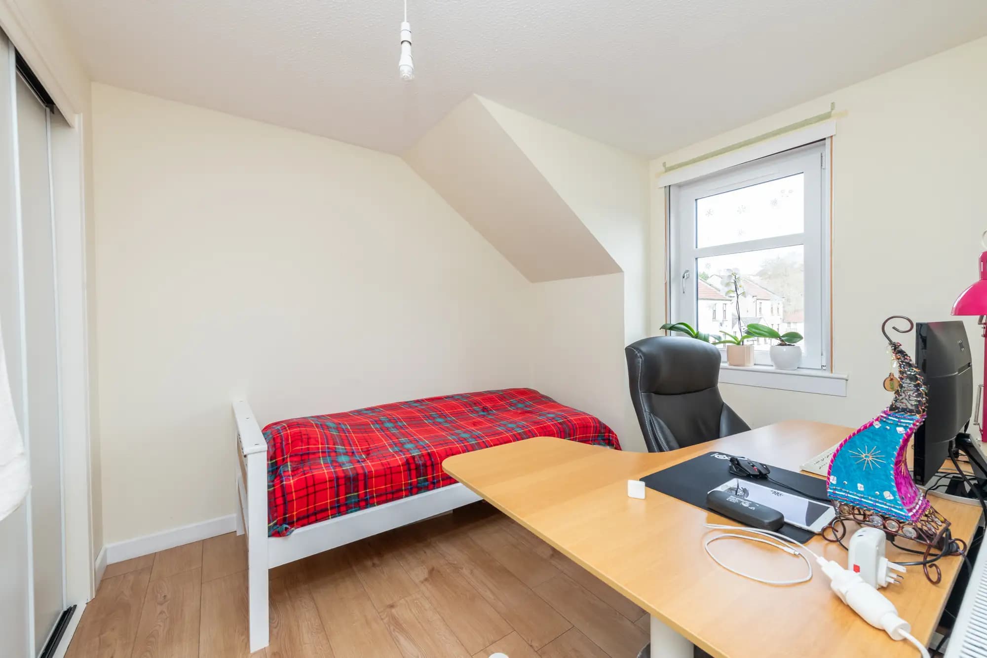 property photo 11 of 24