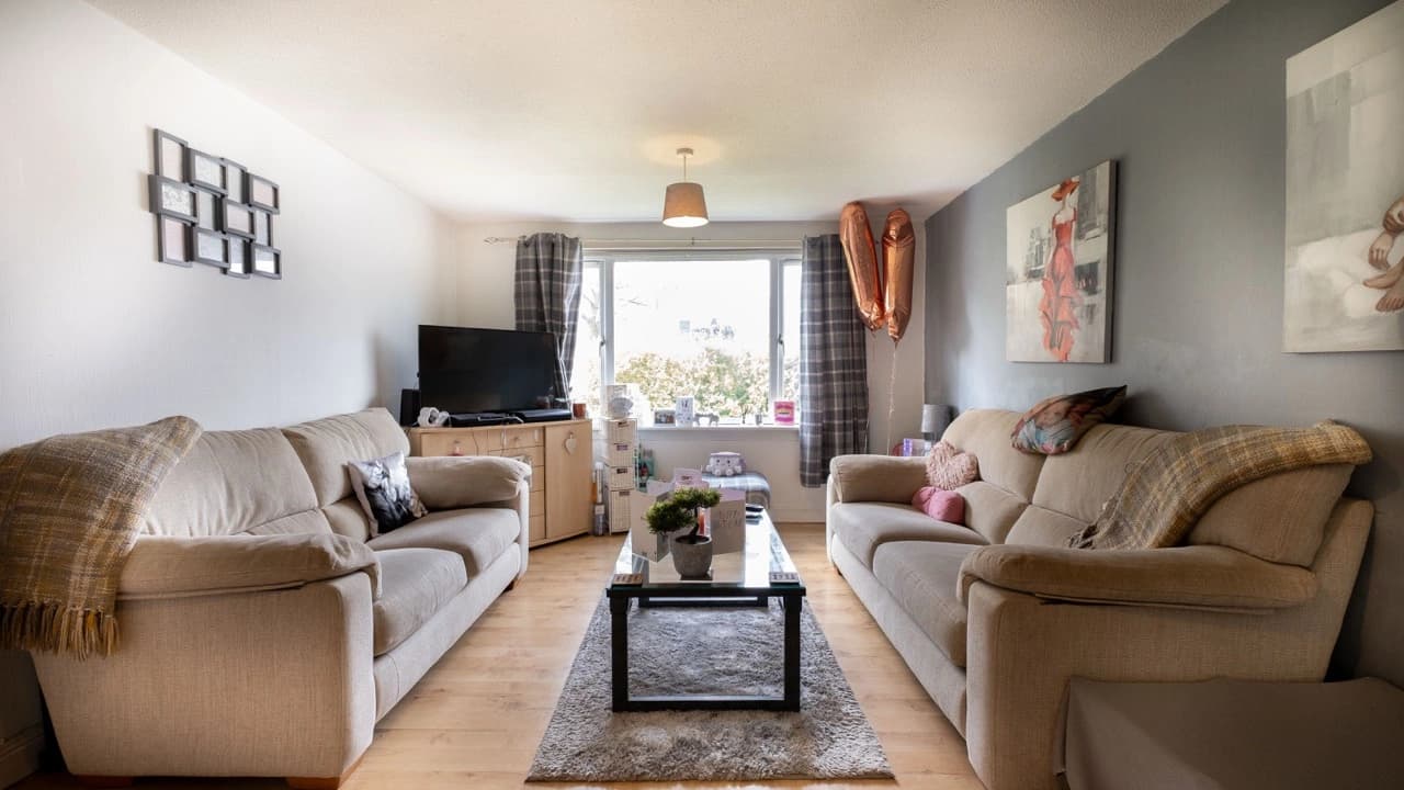 property photo 3 of 20