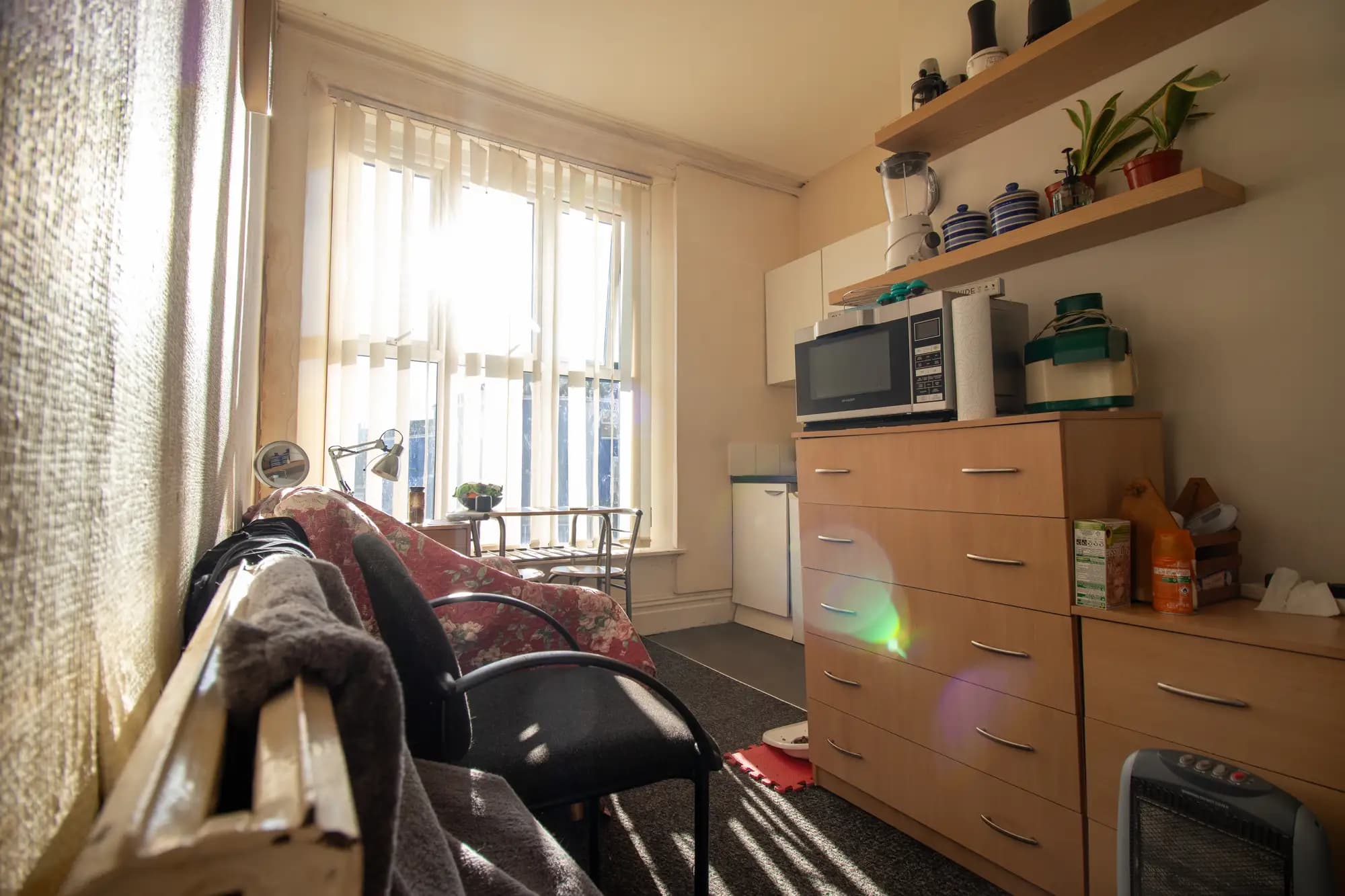 property photo 4 of 17