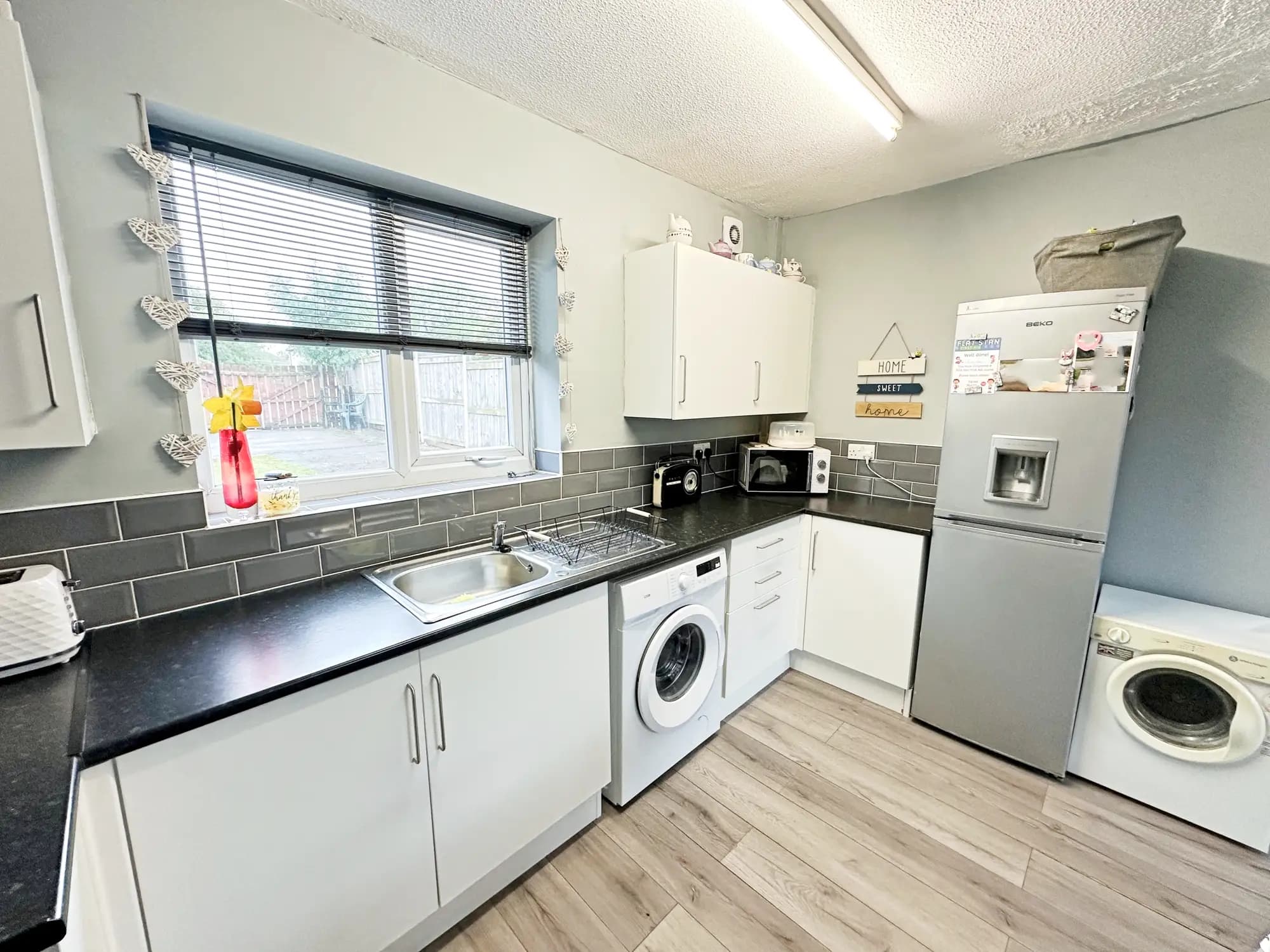 property photo 5 of 24