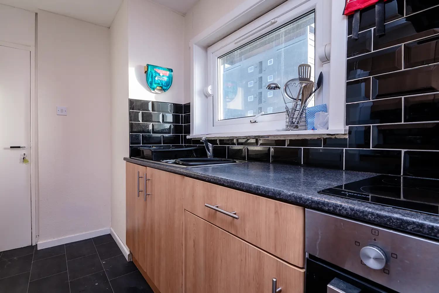 property photo 6 of 18