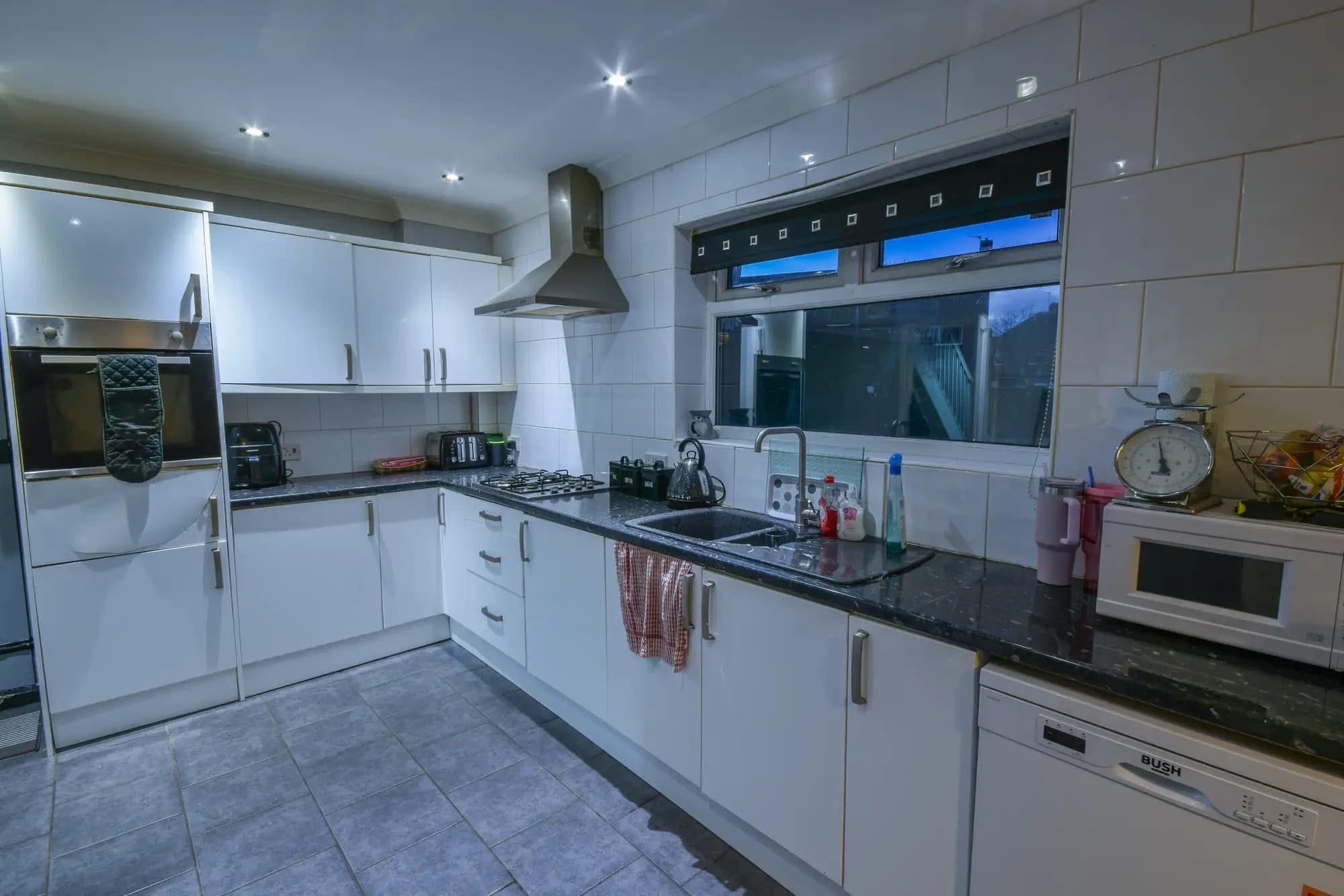 property photo 5 of 19