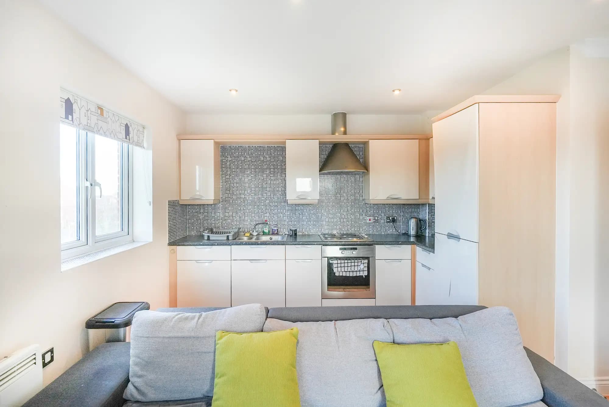 property photo 4 of 17