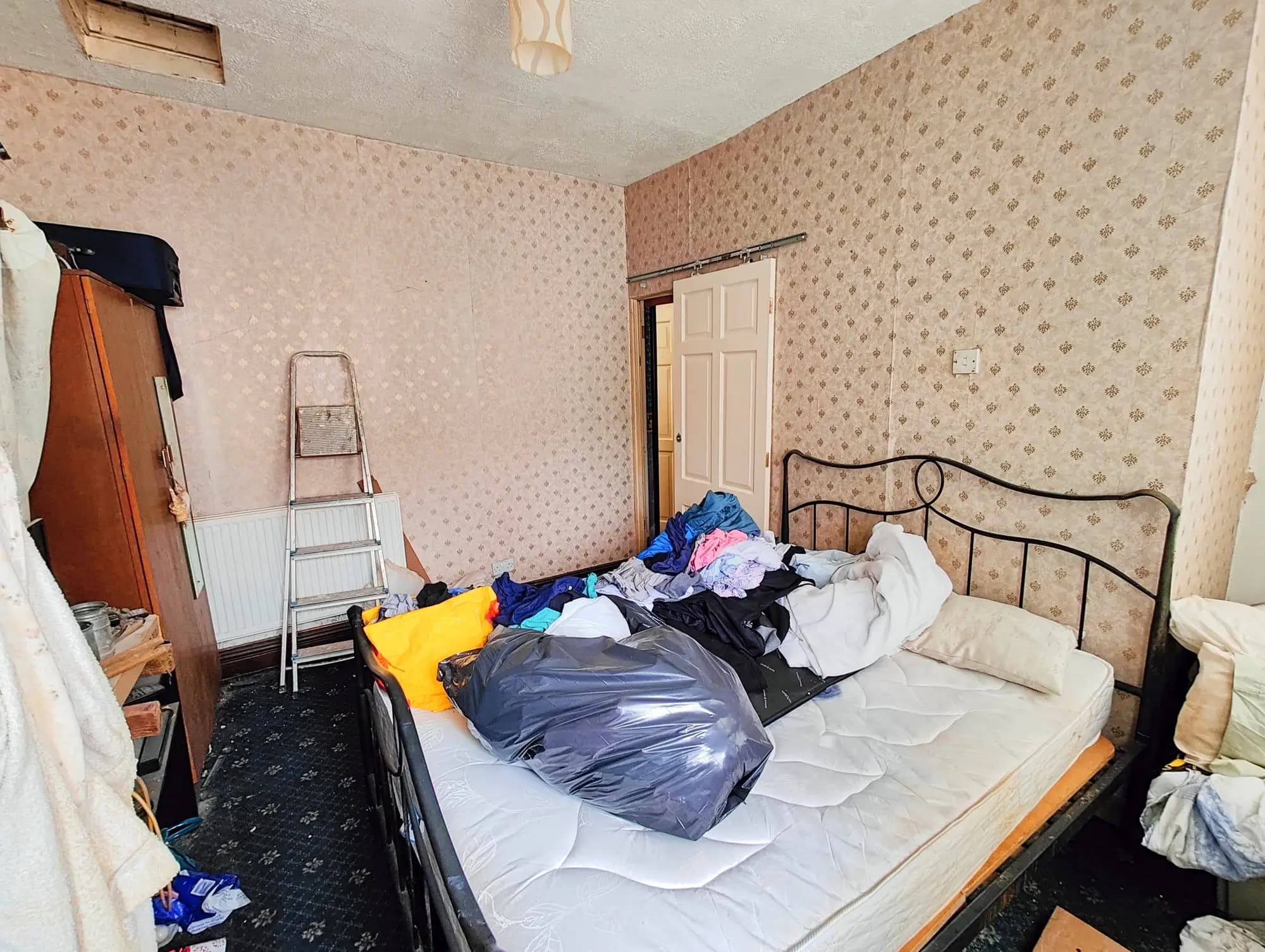 property photo 9 of 17