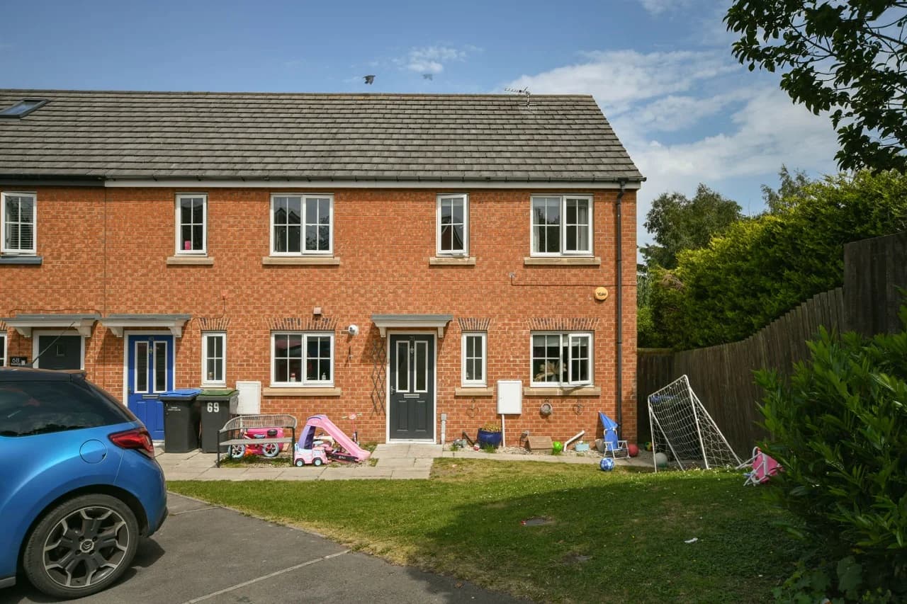 property photo 1 of 20