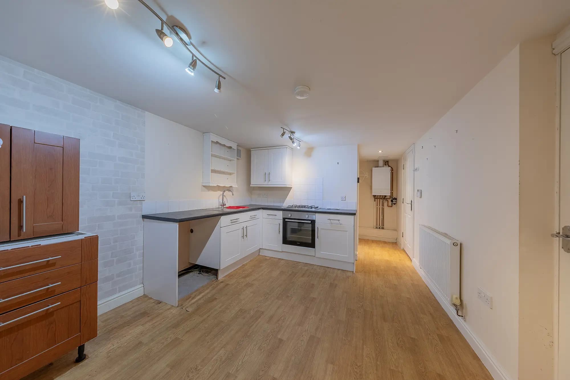 property photo 6 of 19