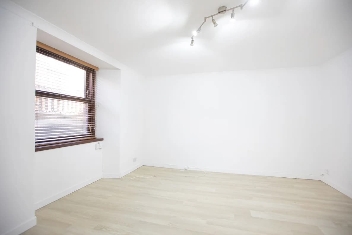 property photo 4 of 29