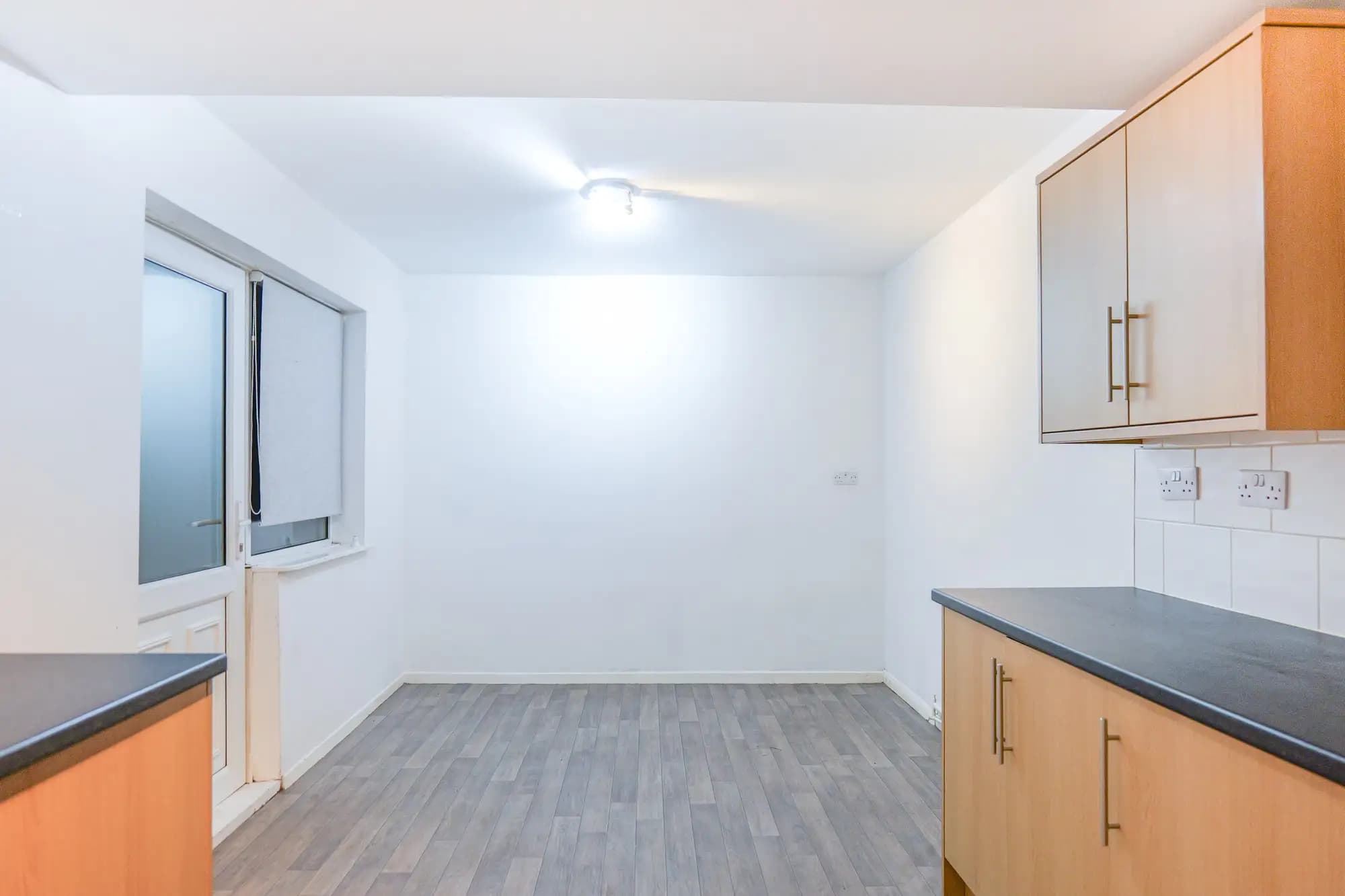 property photo 5 of 20