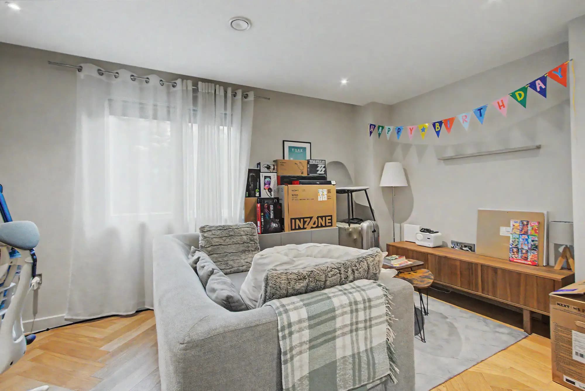 property photo 4 of 31