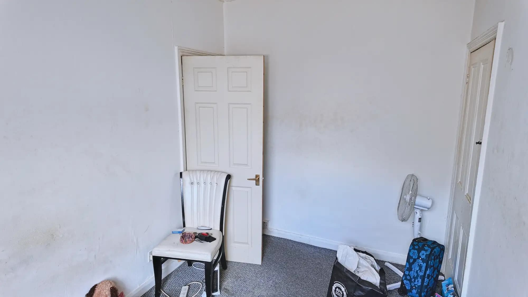 property photo 11 of 18