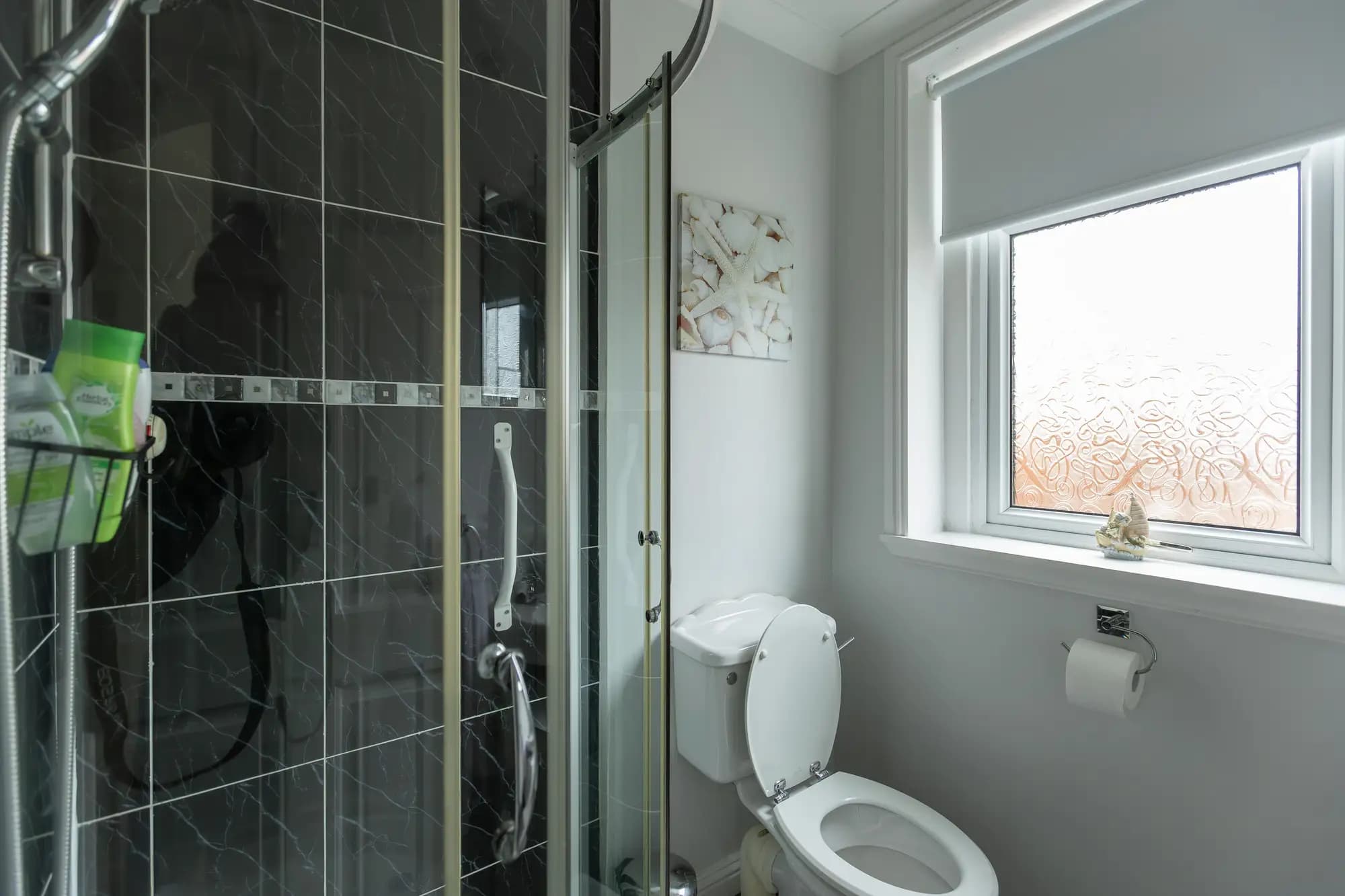 property photo 9 of 17