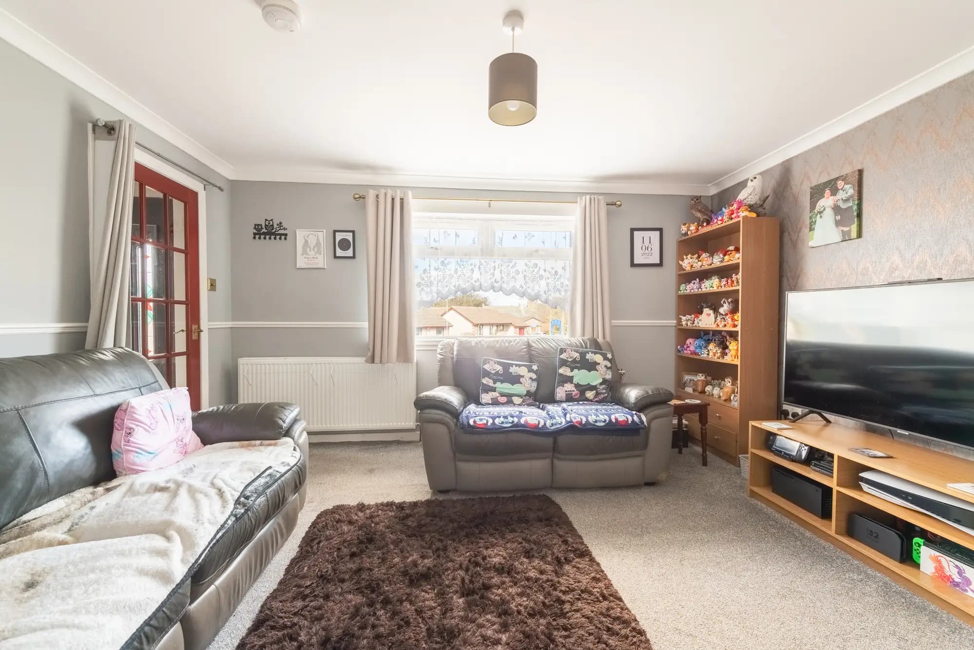 property photo 4 of 33