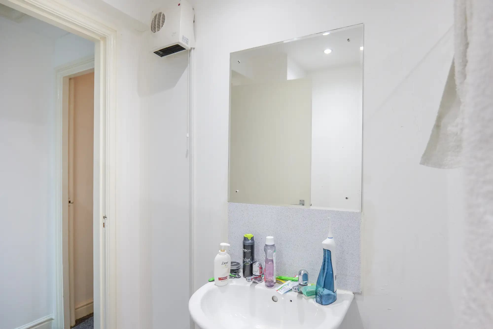 property photo 8 of 16