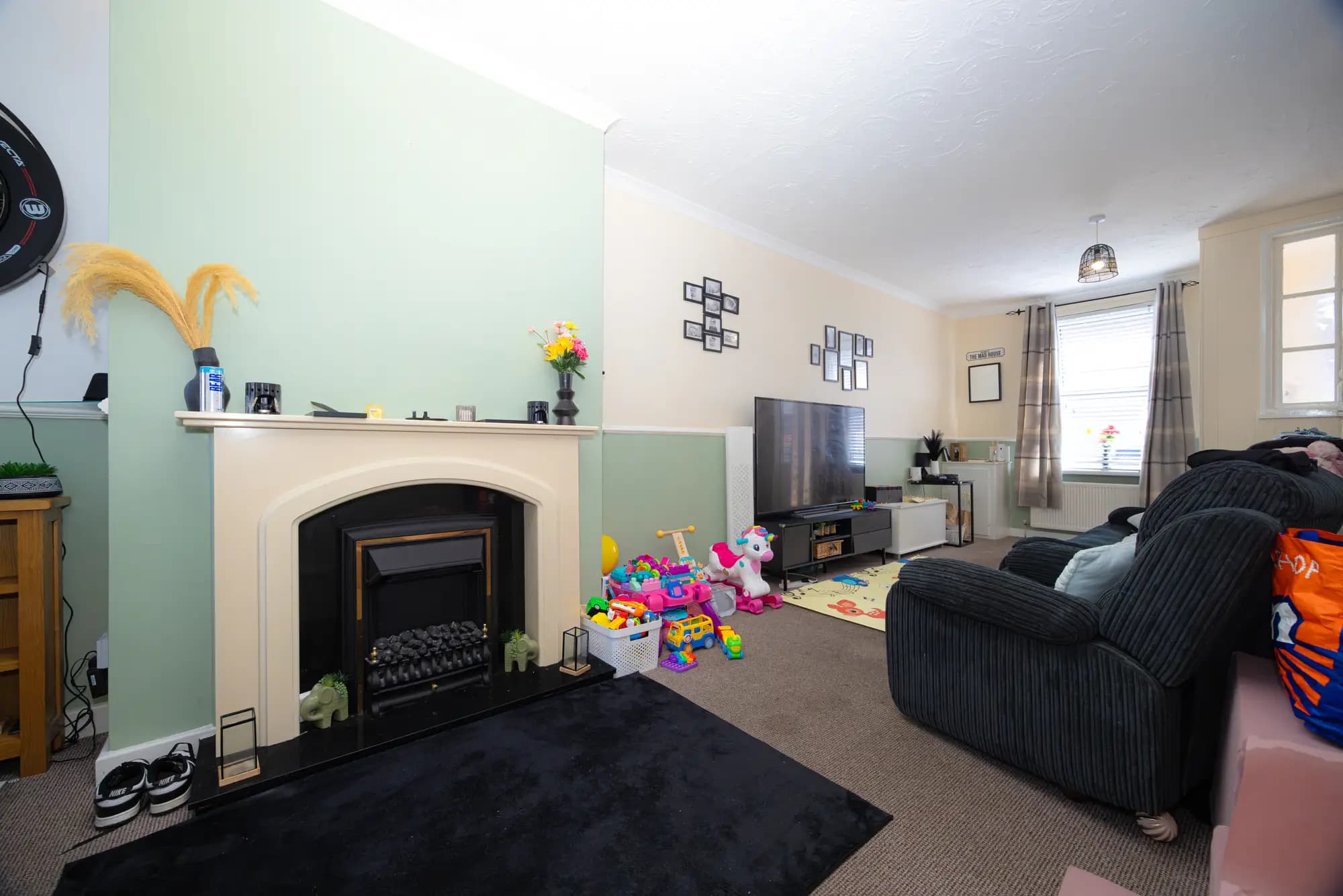 property photo 4 of 16