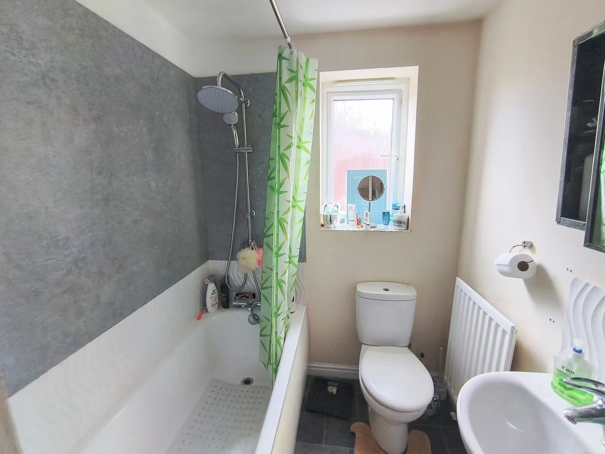 property photo 7 of 17