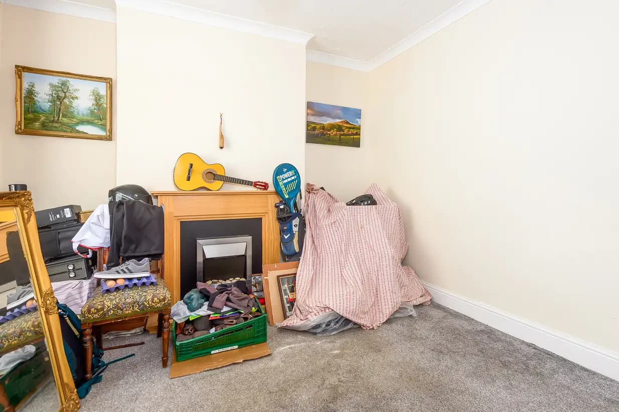 property photo 4 of 17