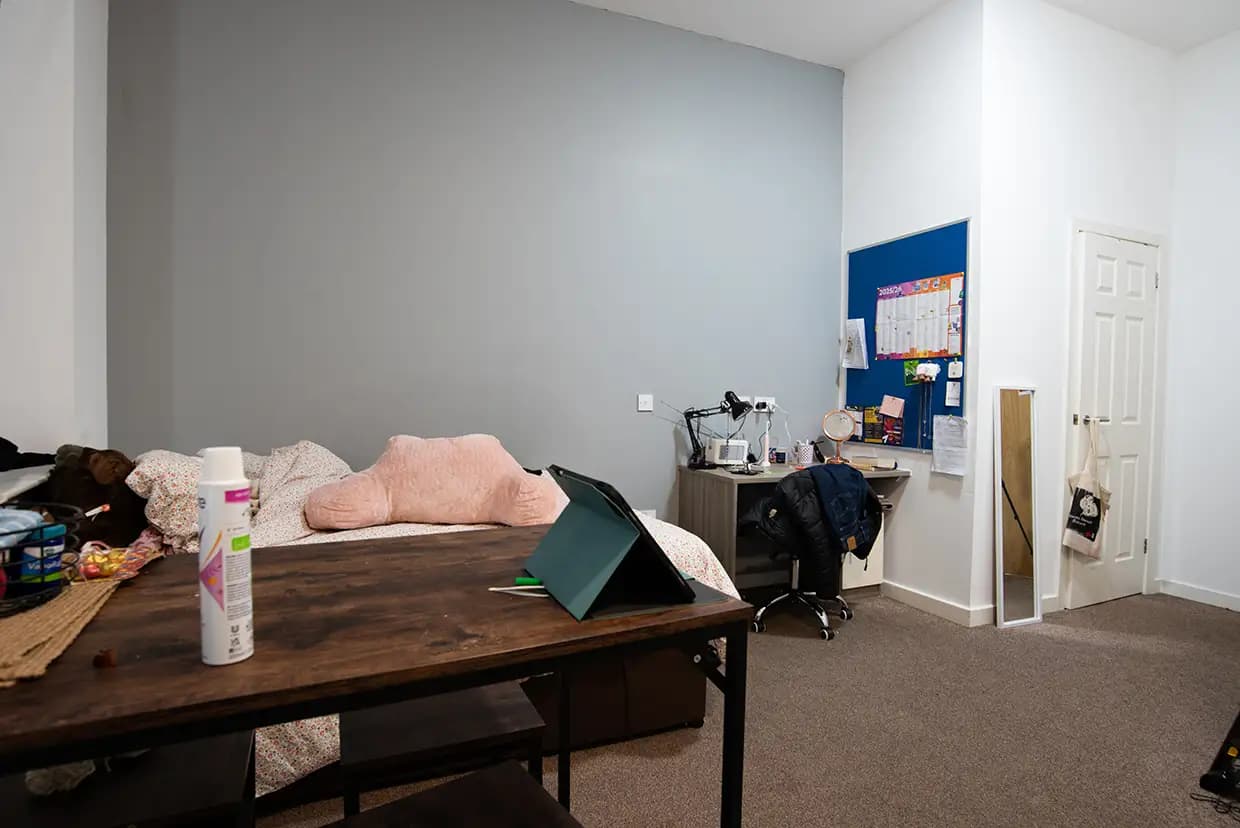 property photo 4 of 16