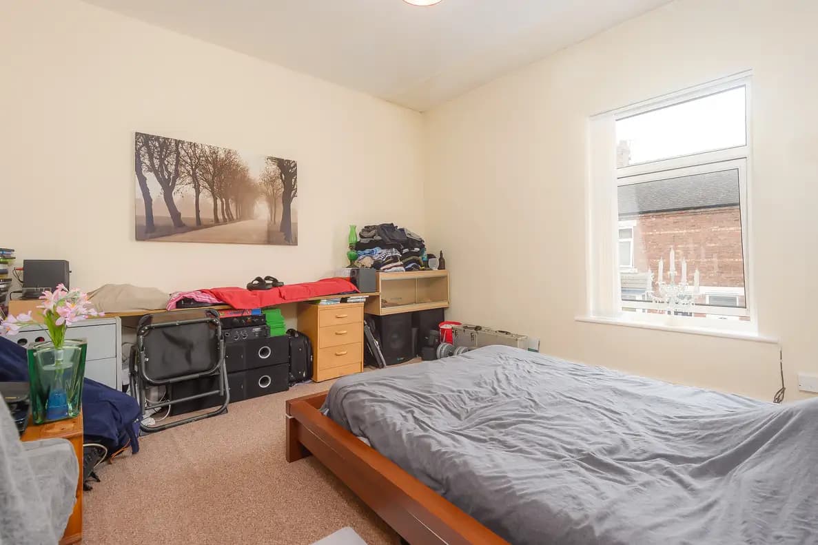 property photo 8 of 17
