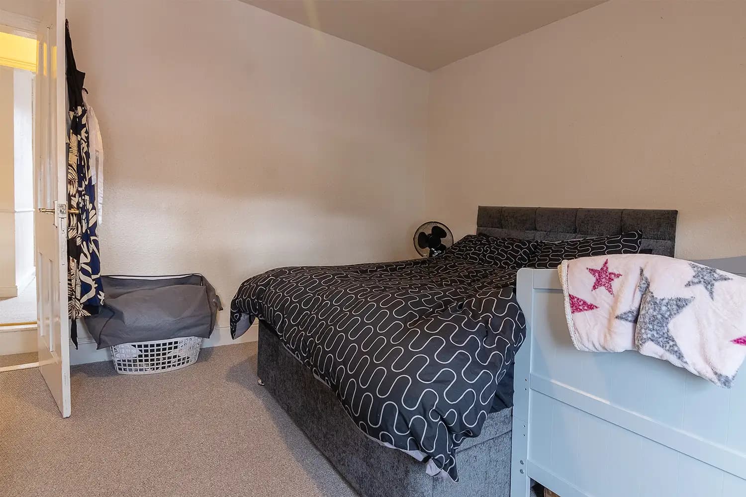 property photo 14 of 25