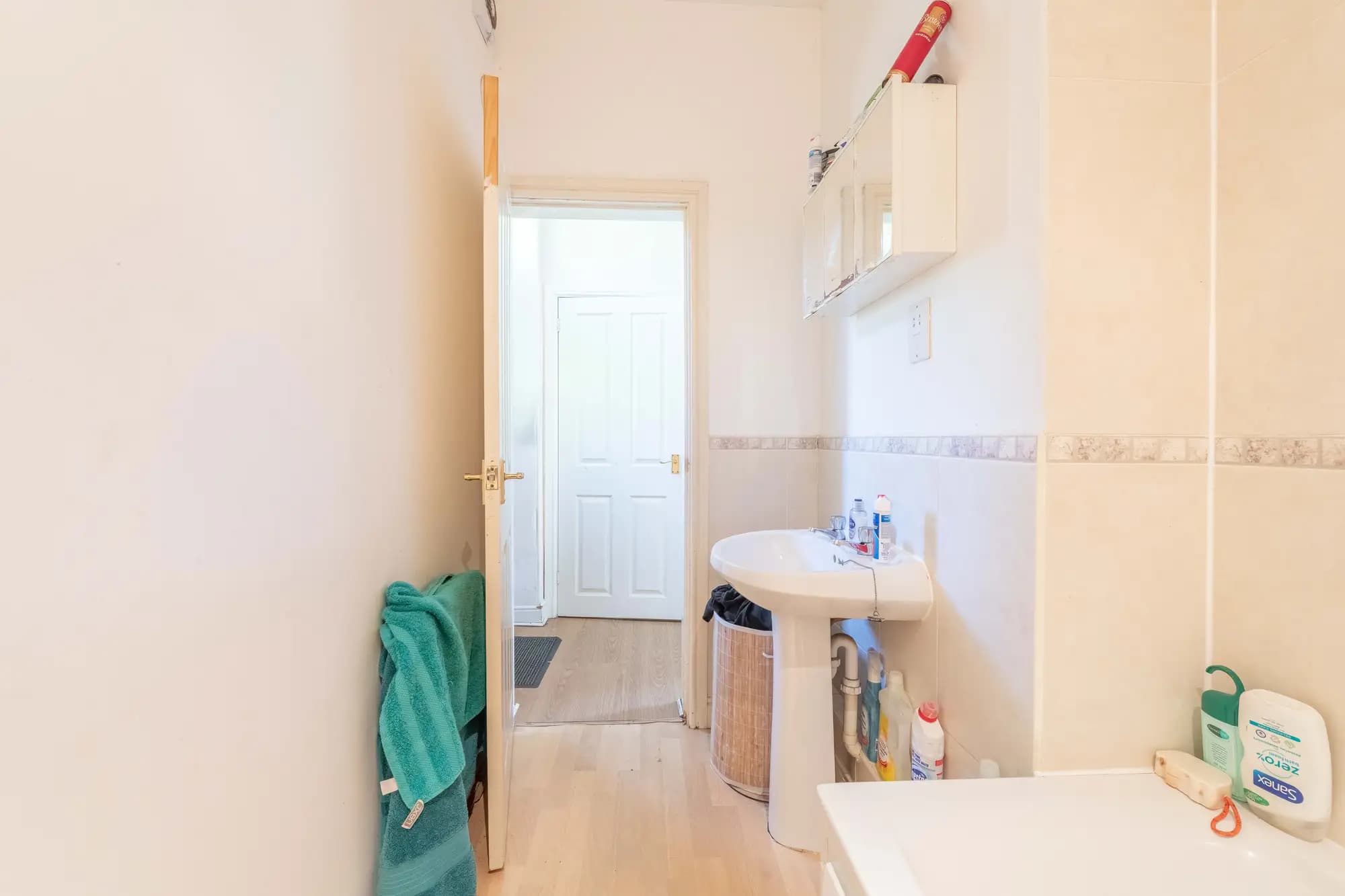 property photo 10 of 33