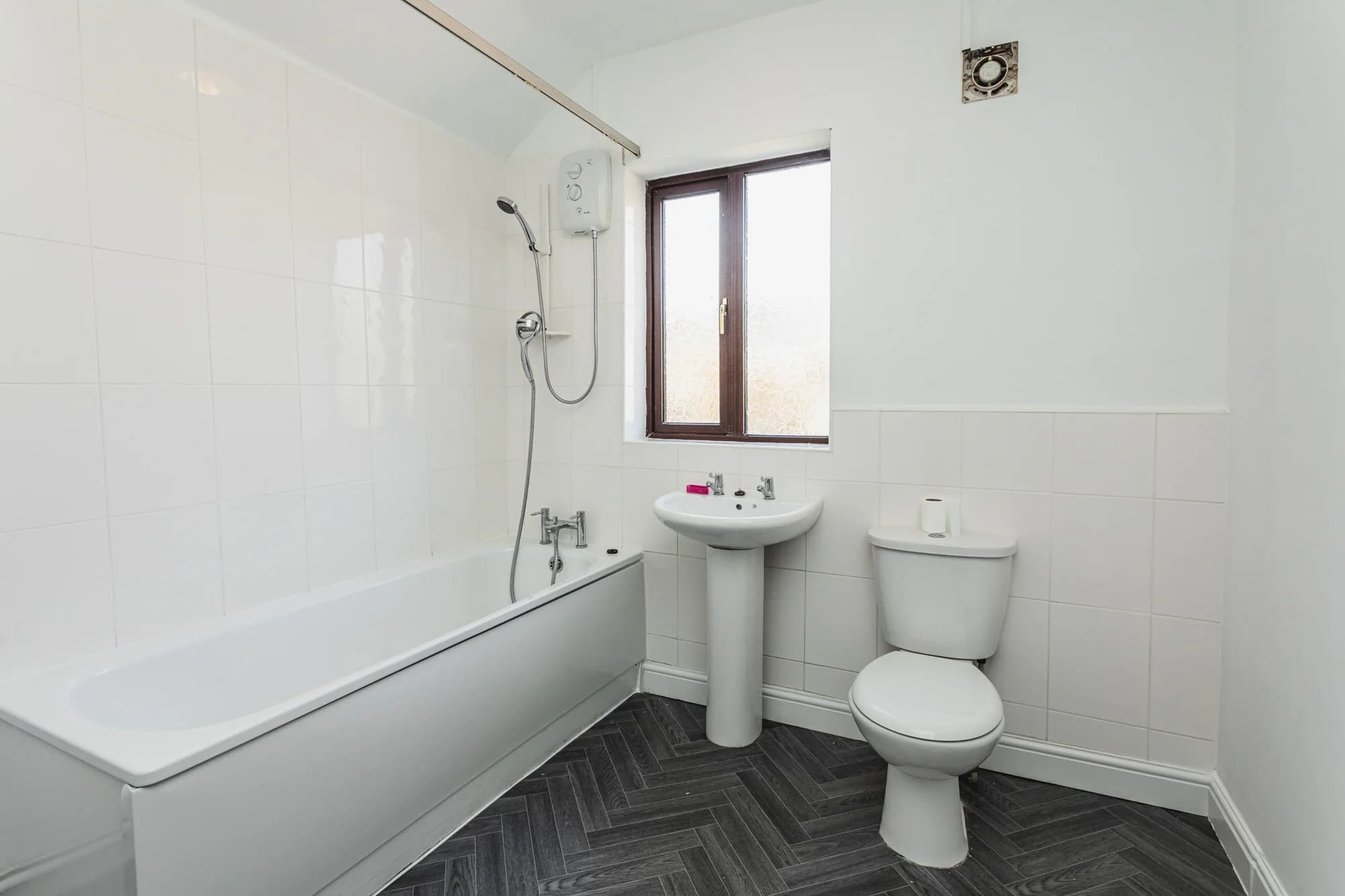 property photo 8 of 29