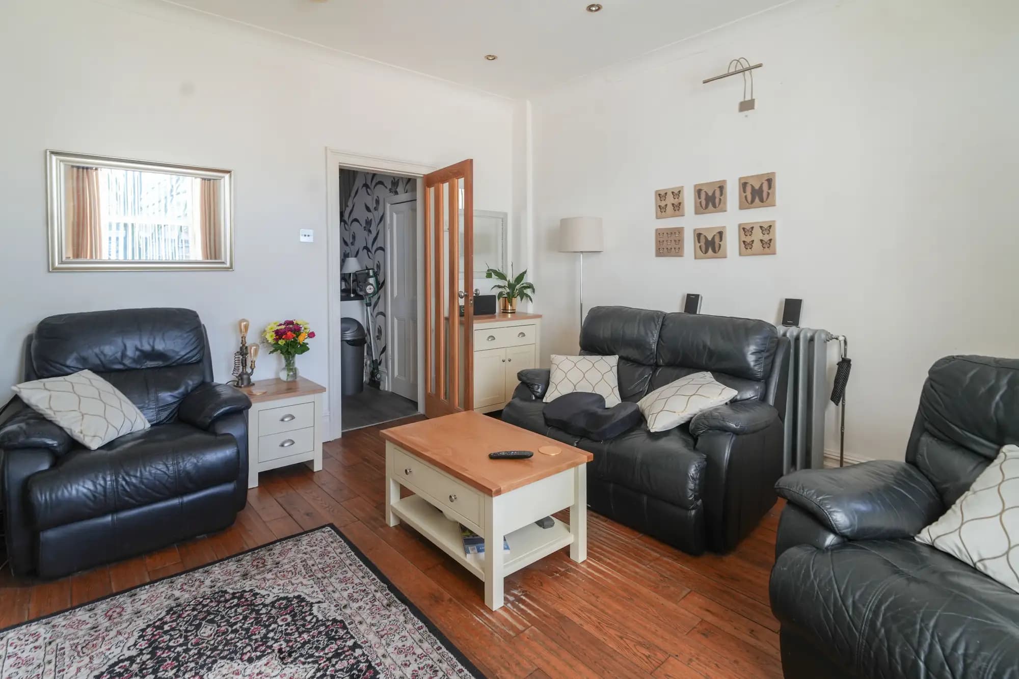 property photo 4 of 17