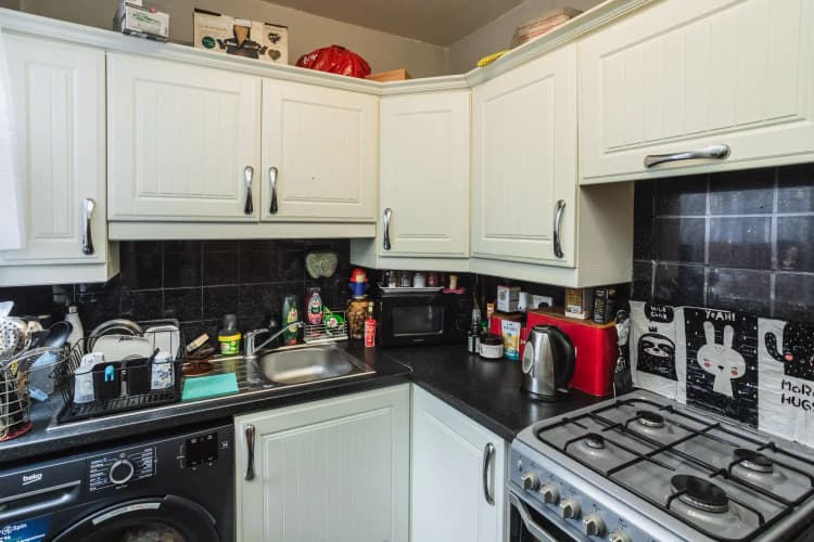 property photo 5 of 25