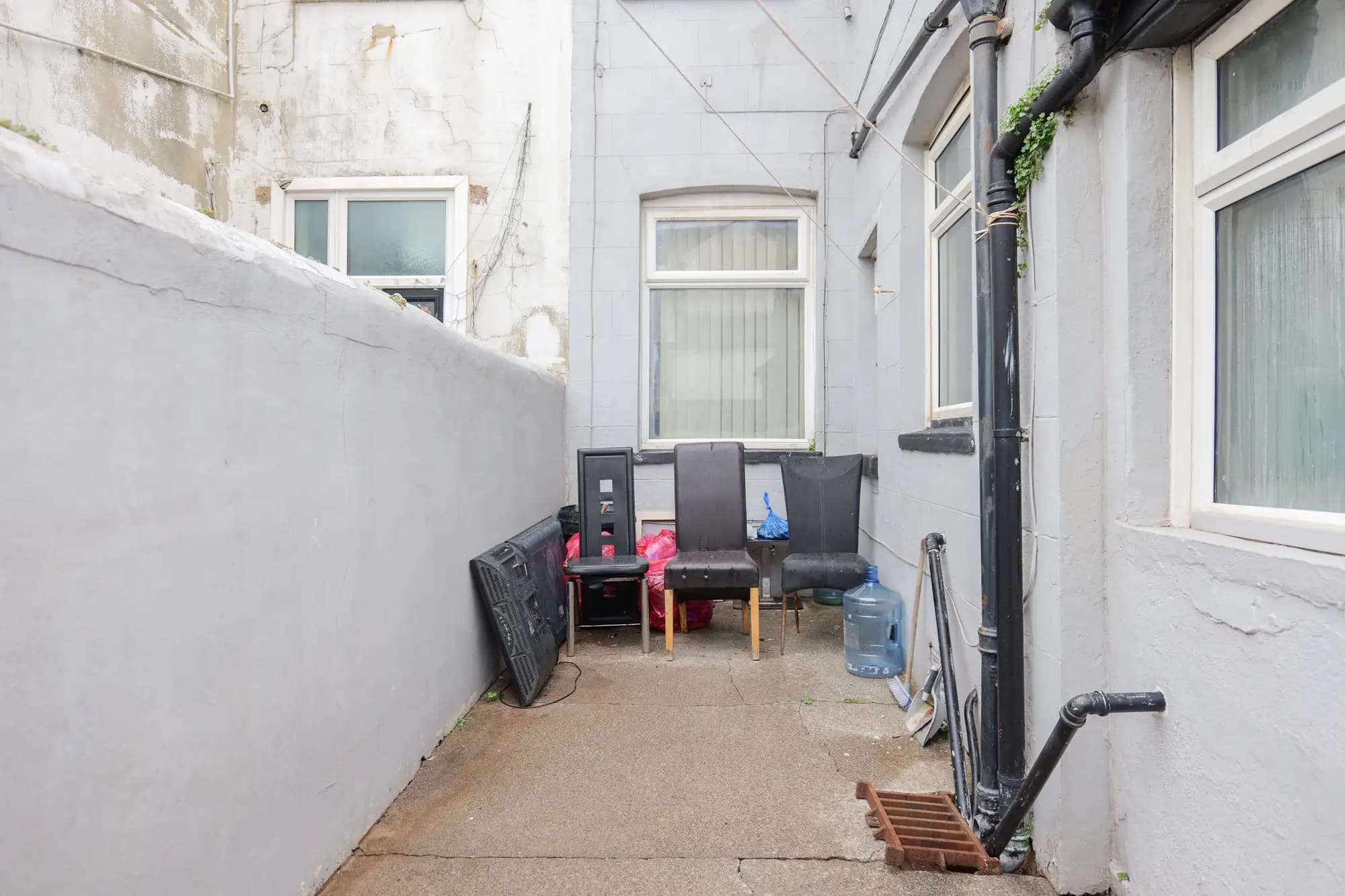 property photo 13 of 16