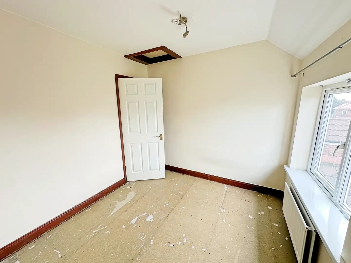 property photo 13 of 24