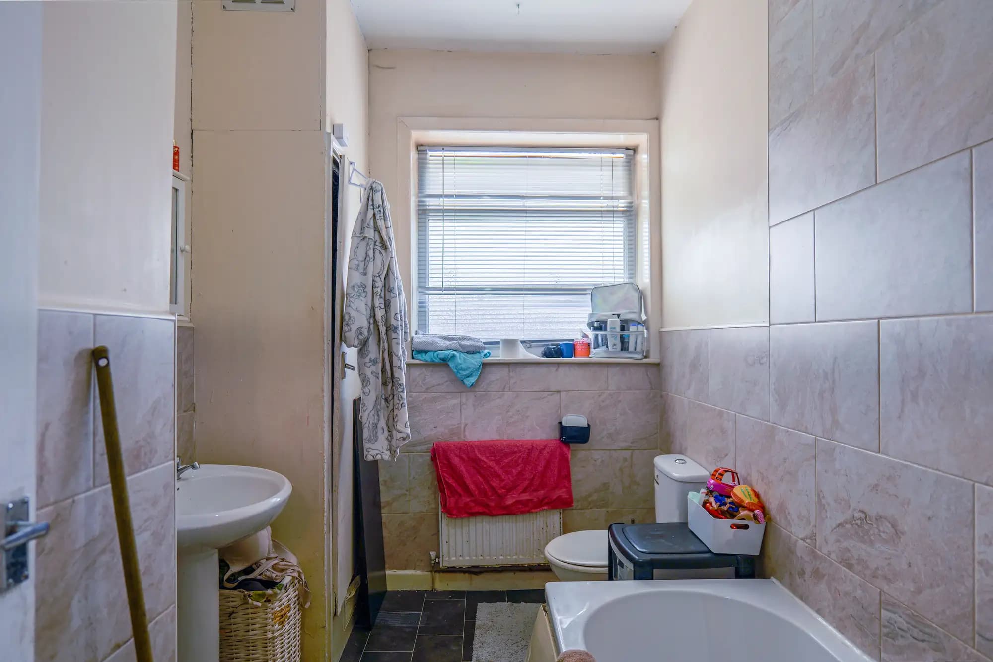 property photo 5 of 14