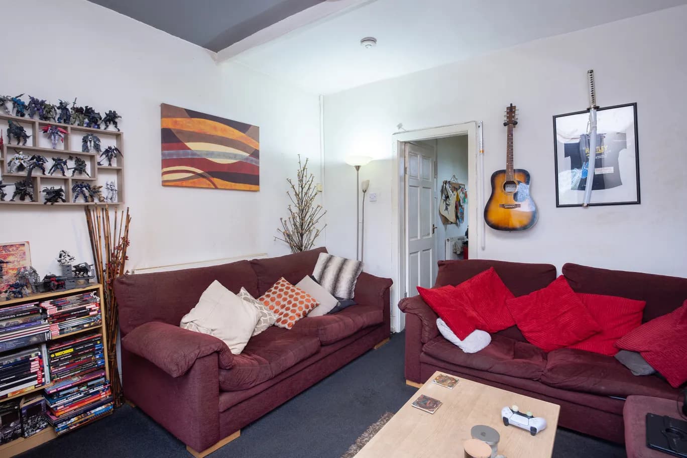 property photo 3 of 15