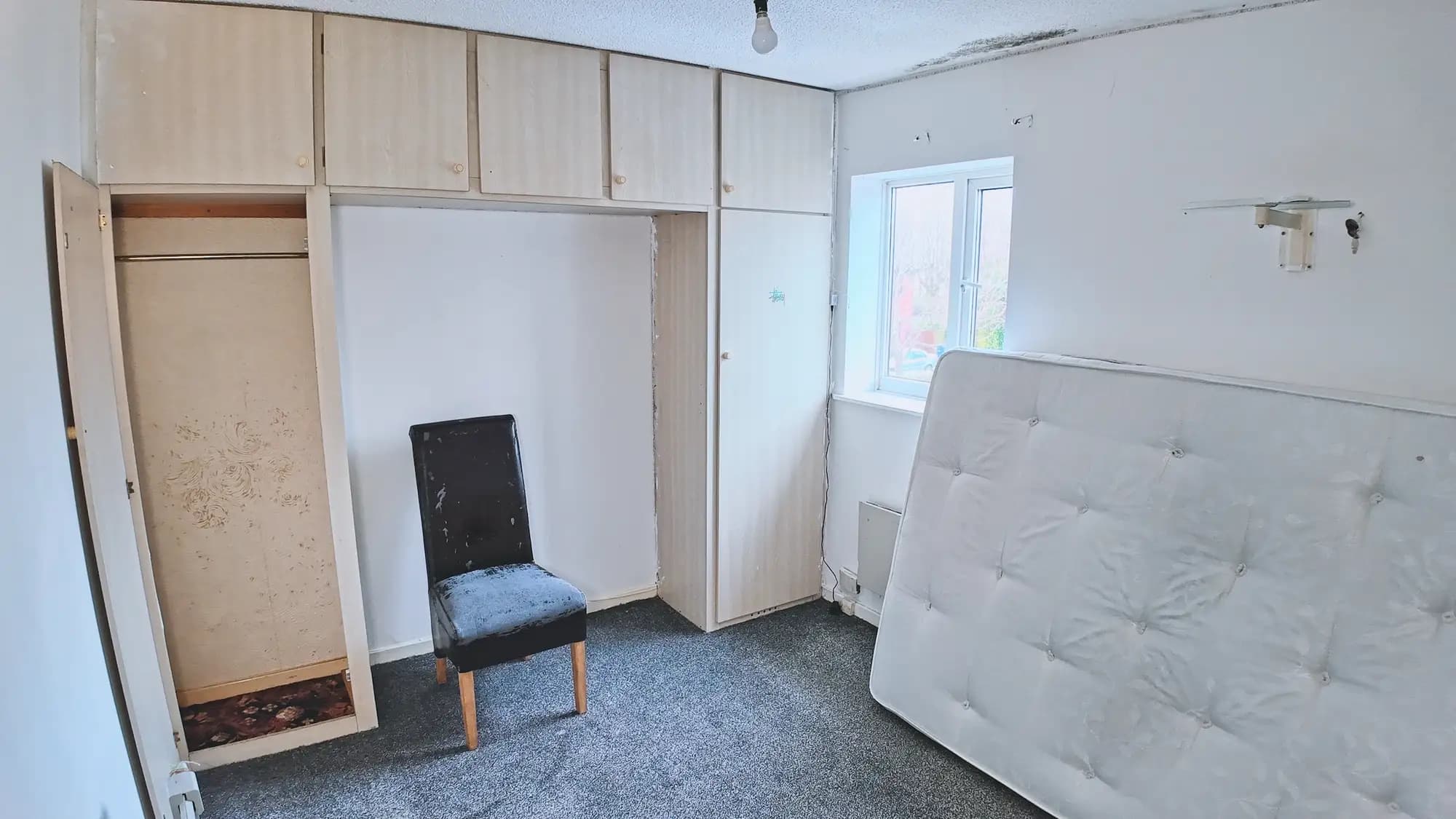 property photo 13 of 16