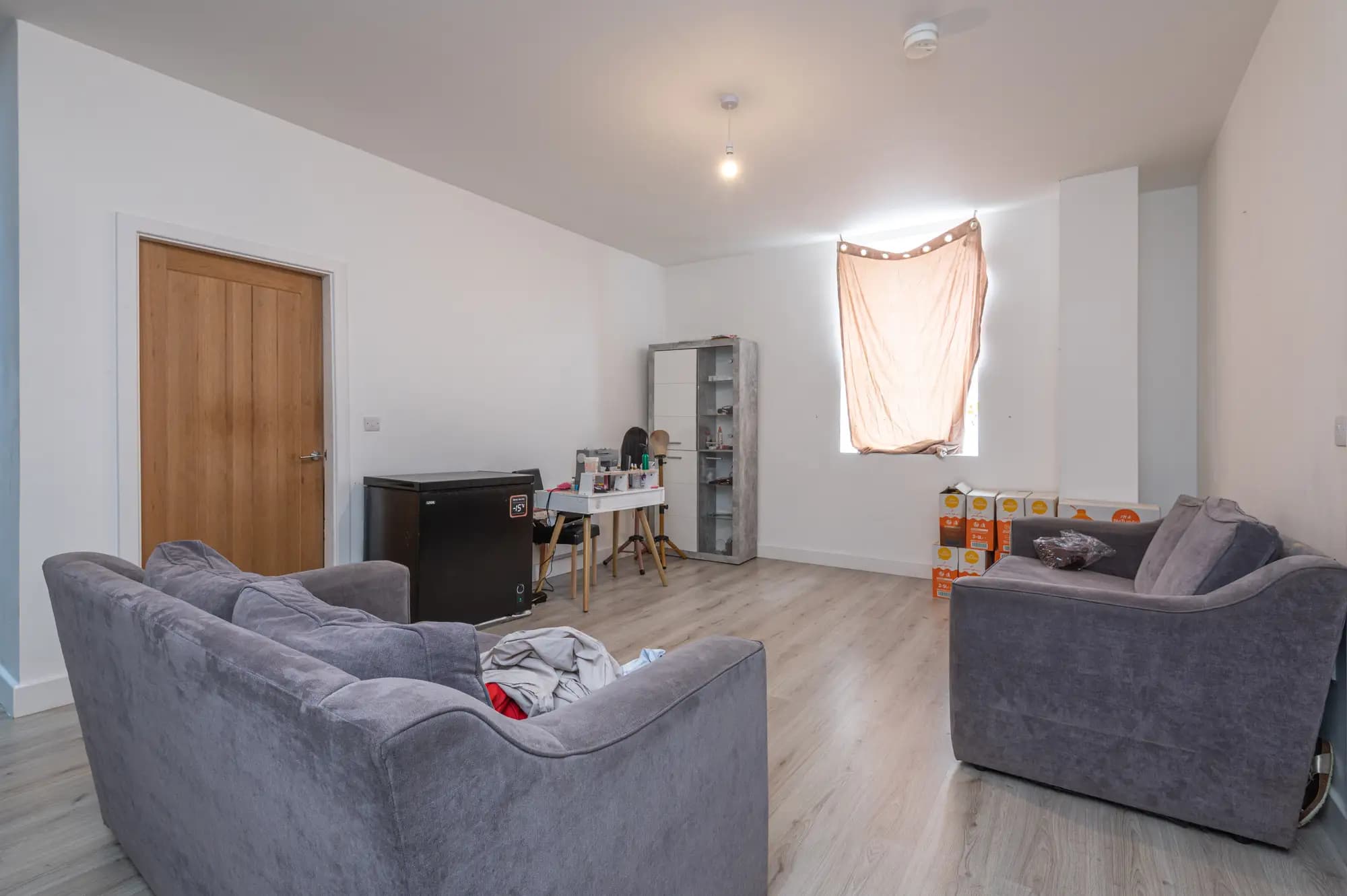property photo 4 of 19