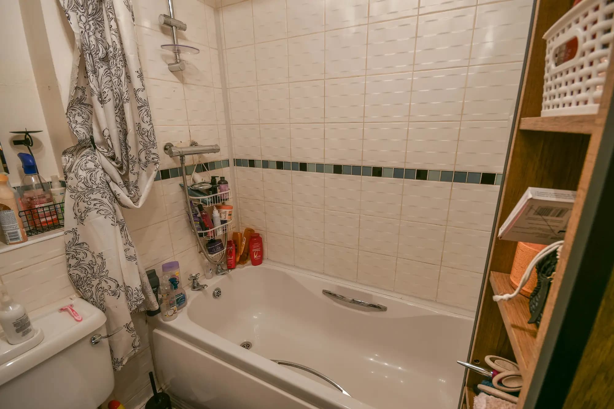 property photo 9 of 15